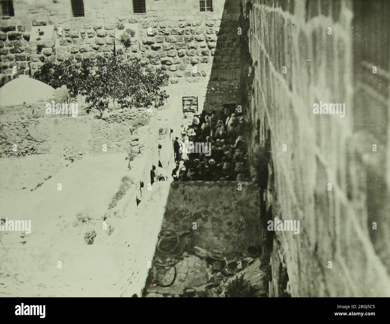 Historische Bilder der Westmauer - 1920 C SR 016 (beschnitten). Stockfoto