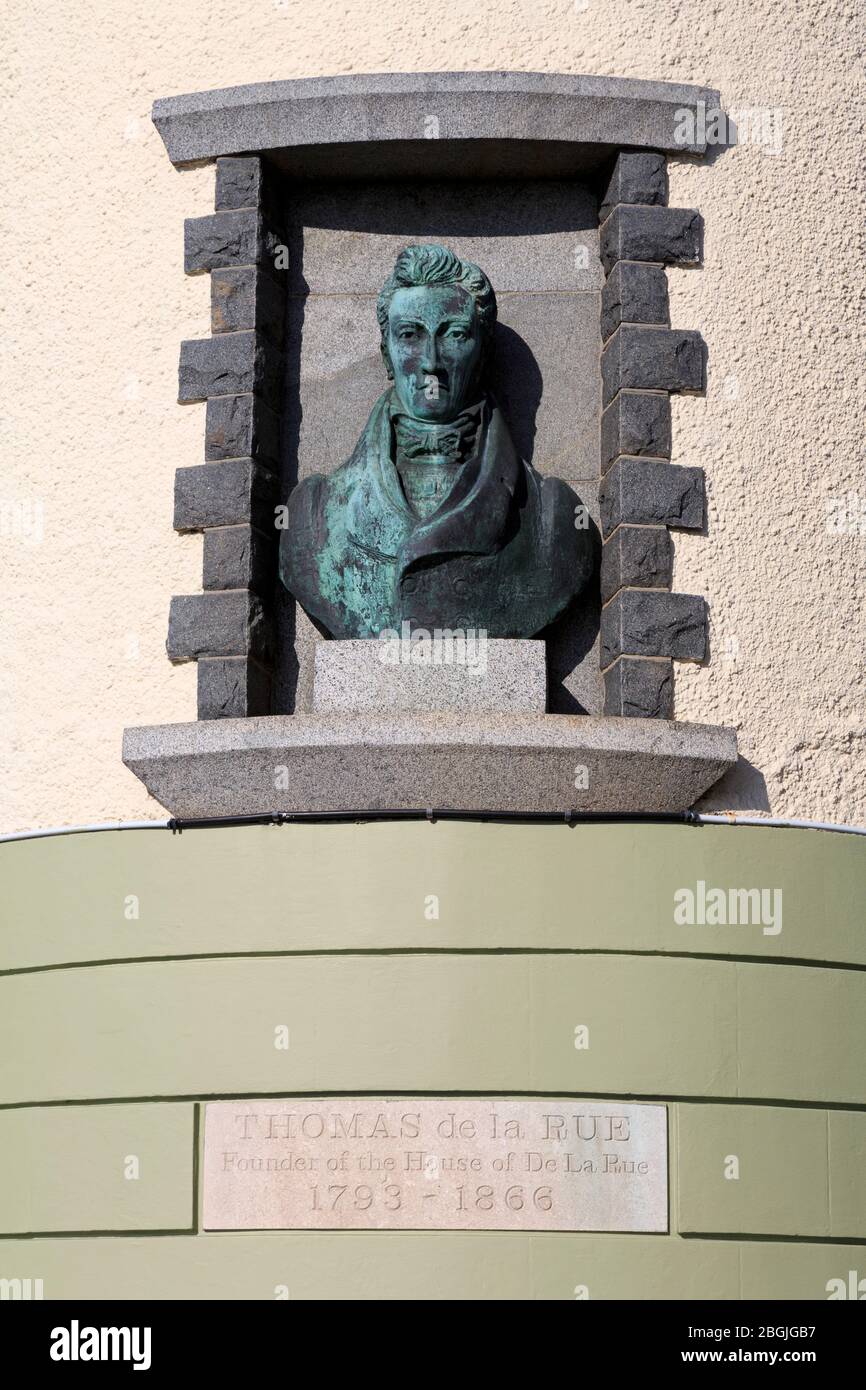 Thomas De La Rue Büste, North Esplanade, St. Peter Port, Guernsey, Channel Islands, Europa Stockfoto