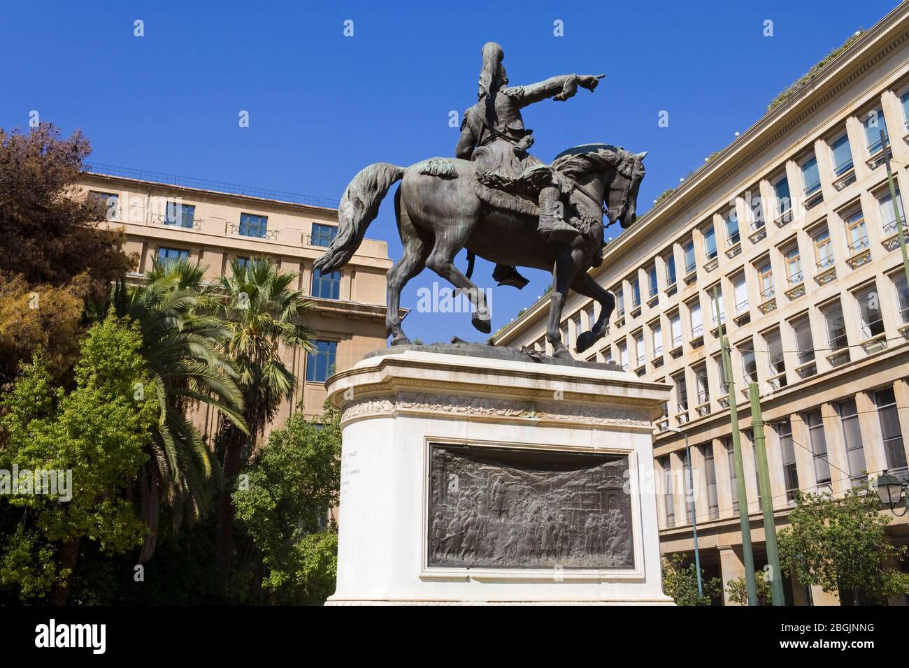Statue vor dem nationalen historischen Museum in Kolokotroni Square, Athen, Griechenland, Europa Stockfoto