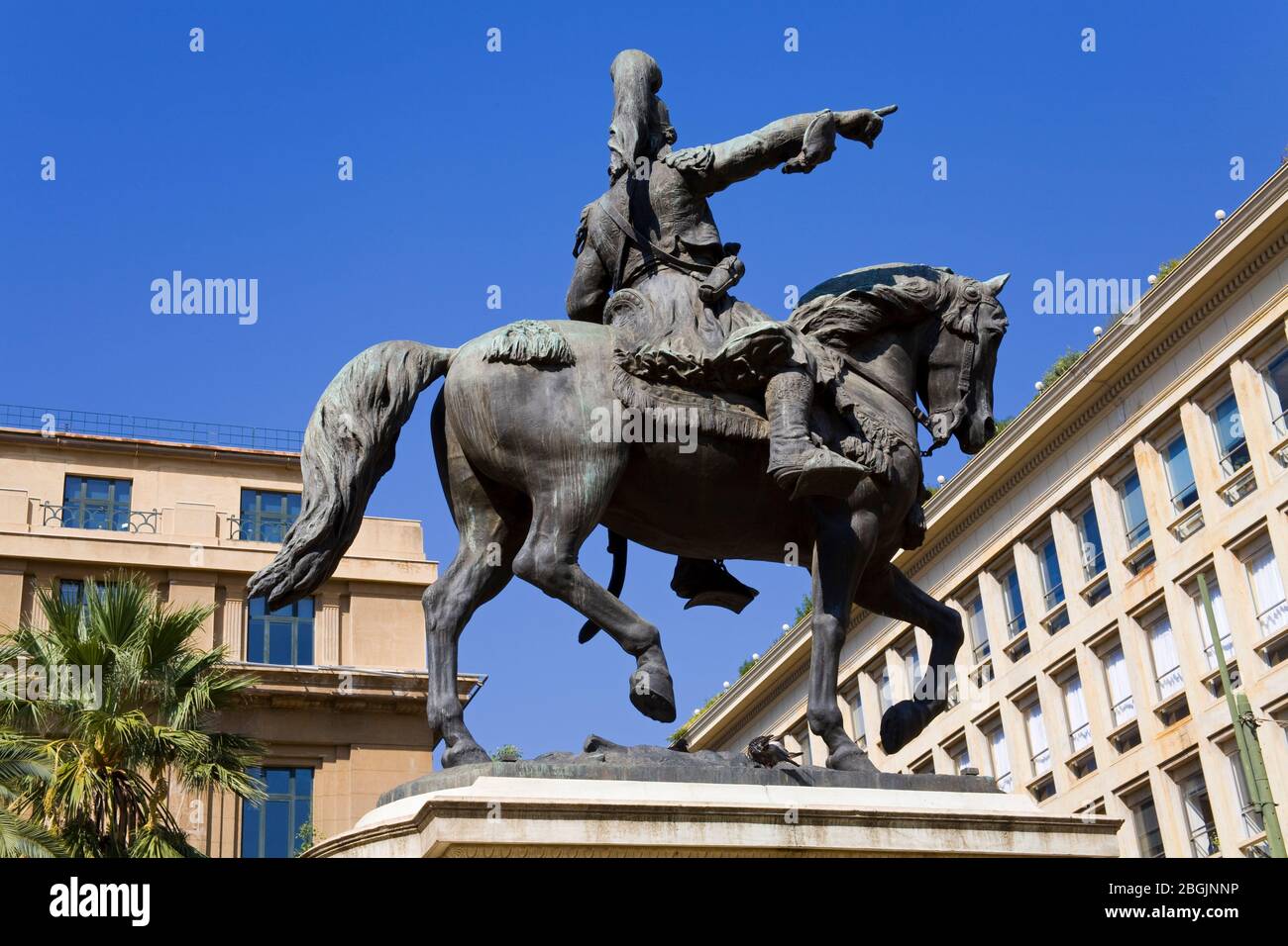 Statue vor dem nationalen historischen Museum in Kolokotroni Square, Athen, Griechenland, Europa Stockfoto