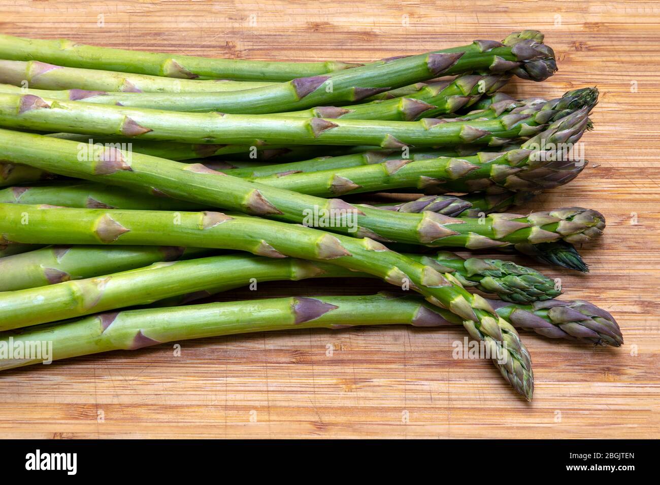 Rohsparagus, von James D Coppinger/Dembinsky Photo Assoc Stockfoto