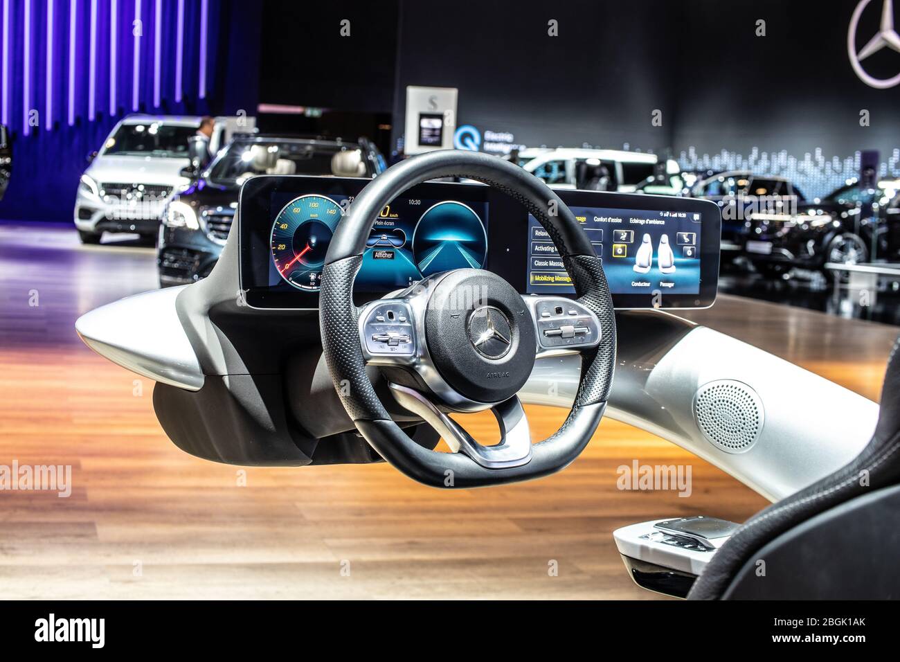 Brüssel, Belgien, Jan 2020 Cockpit mit intuitivem und intelligentem Multimediasystem MBUX Mercedes-Benz User Experience, Brussels Motor Show Stockfoto