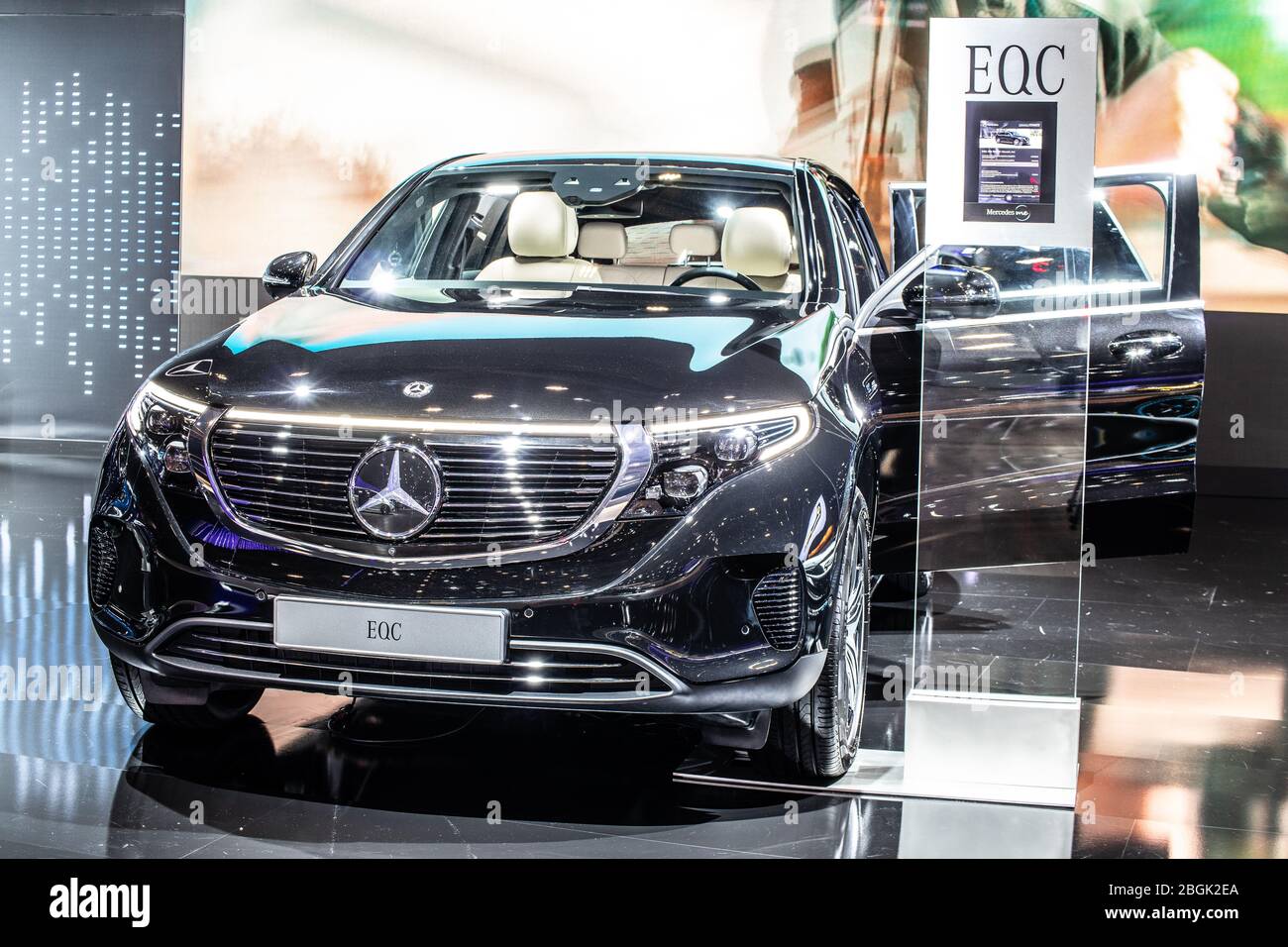 Brüssel, Belgien, Jan 2020 Elektro Mercedes EQC 400 4MATIC 300kW SUV, Modelljahr 2020, Marke EQ, Brussels Motor Show, produziert von Mercedes Benz Stockfoto