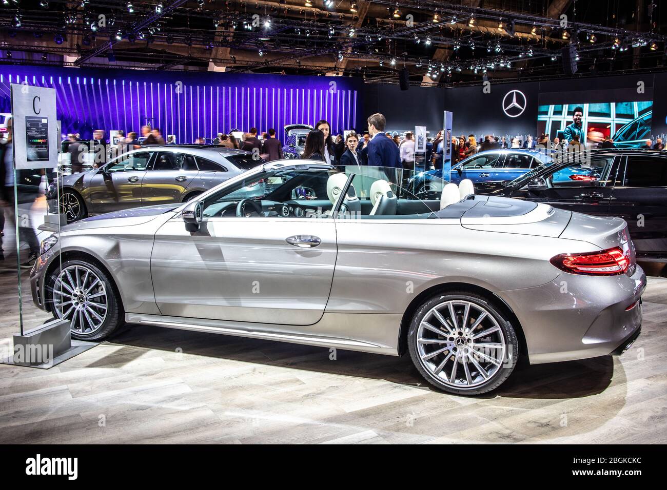 Brüssel, Belgien, Jan 2020 Mercedes C Classe Cabriolet 180, Brussels Motor Show, vierte Generation, Cabrio der C-Klasse A205 von Mercedes-Benz Stockfoto