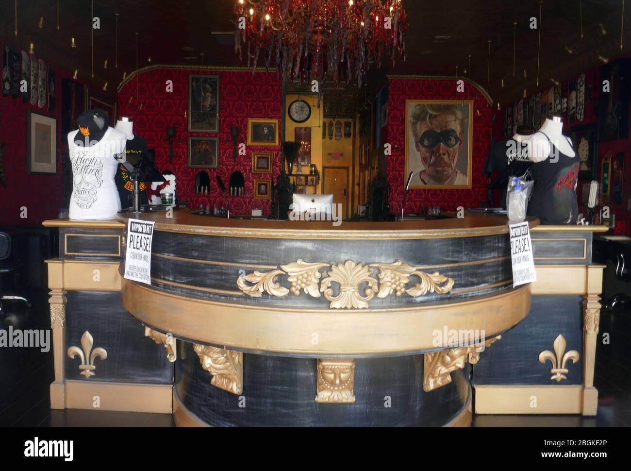 Los Angeles, Kalifornien, USA 21. April 2020 EINE allgemeine Ansicht der Atmosphäre des geschlossenen Hochspannungs-Tätowierens während der Coronavirus Covid-19 Pandemie am 21. April 2020 in Los Angeles, Kalifornien, USA. Foto von Barry King/Alamy Stock Photo Stockfoto