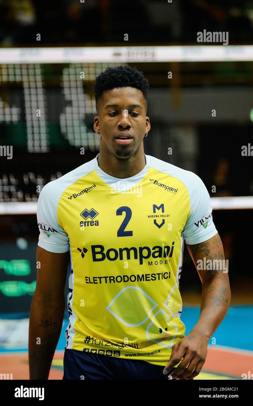 luis und . estrada mazorra (02) (leo Schuhe modena) während der italienischen Volleyball SuperLega Serie A Saison 2019/20, , modena, Italien, 01 Jan 2020 Stockfoto