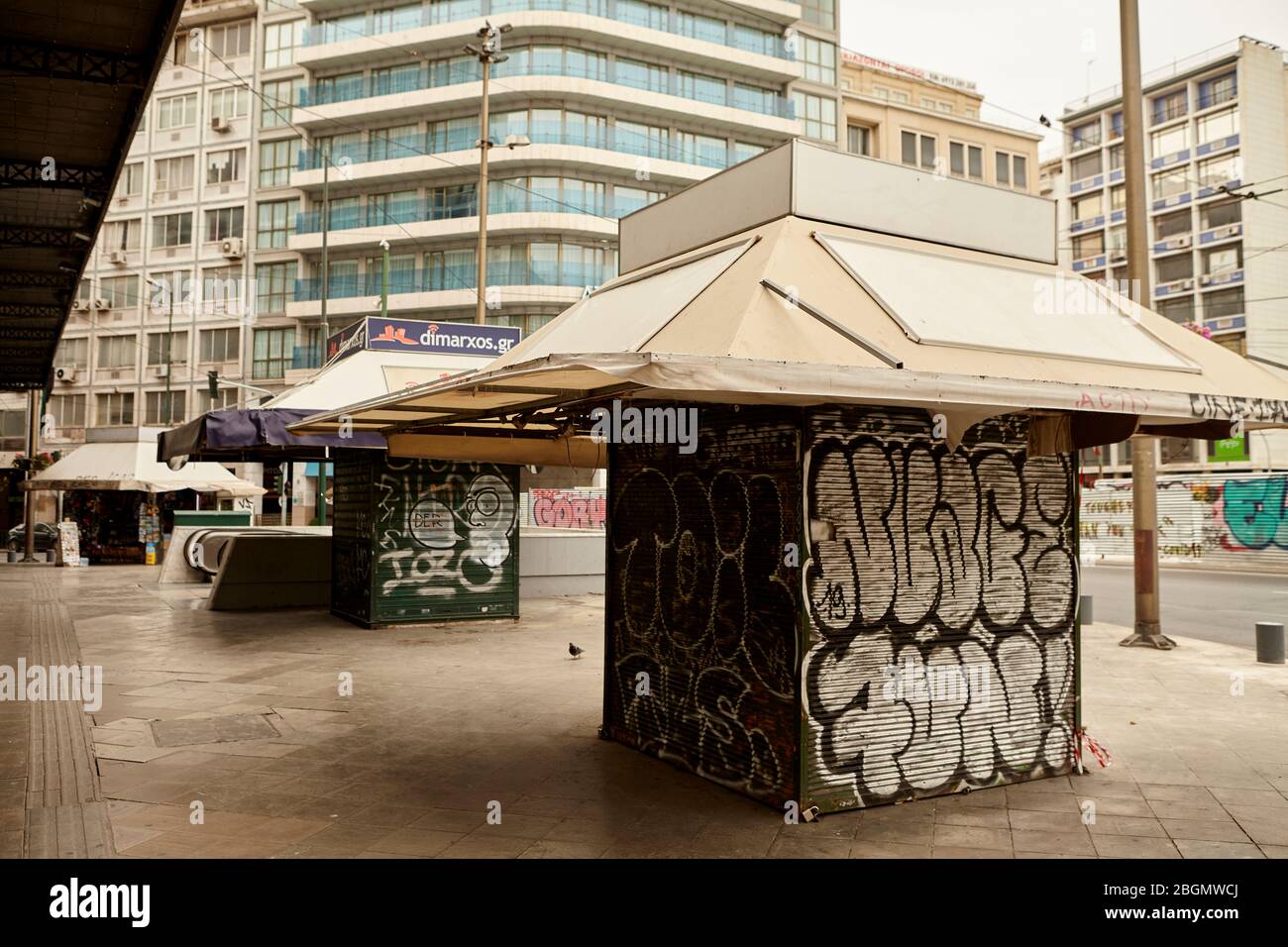 Omonoia , Periptero Kiosk geschlossen , Coronavirus-Epidemie Stockfoto