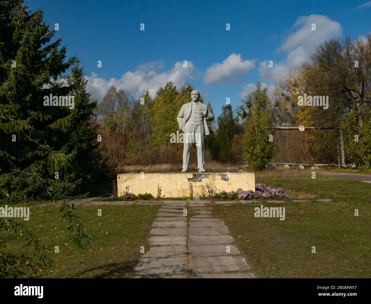Tschernobyl, Ukraine - 11/10/2019. Denkmal Lenins in Tschernobyl. Ausschlussbereich. Stockfoto