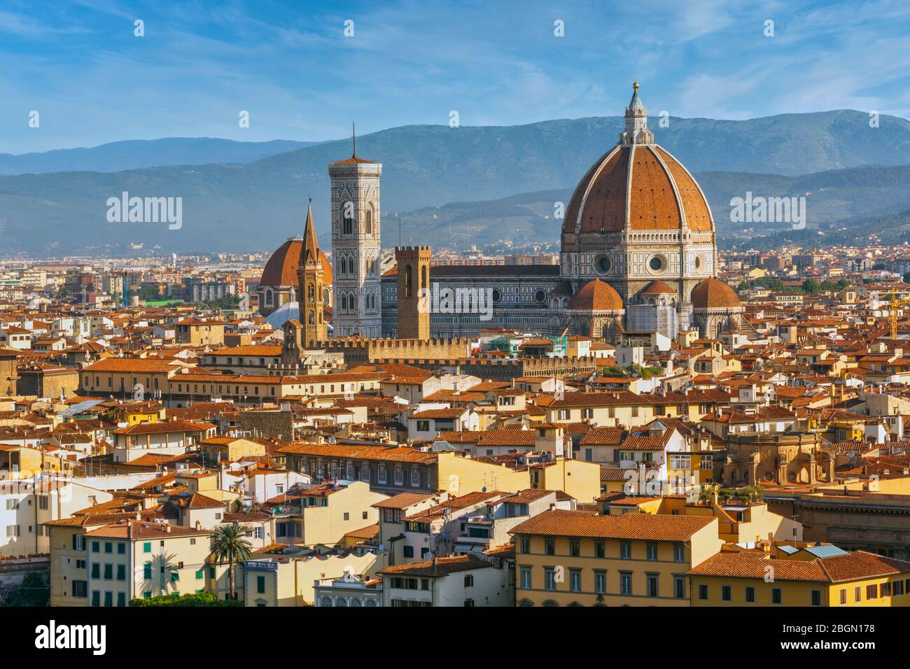 Gesamtblick auf den Dom oder die Kathedrale. Florenz, Toskana, Italien. Das historische Zentrum von Florenz ist ein UNESCO-Weltkulturerbe Stockfoto