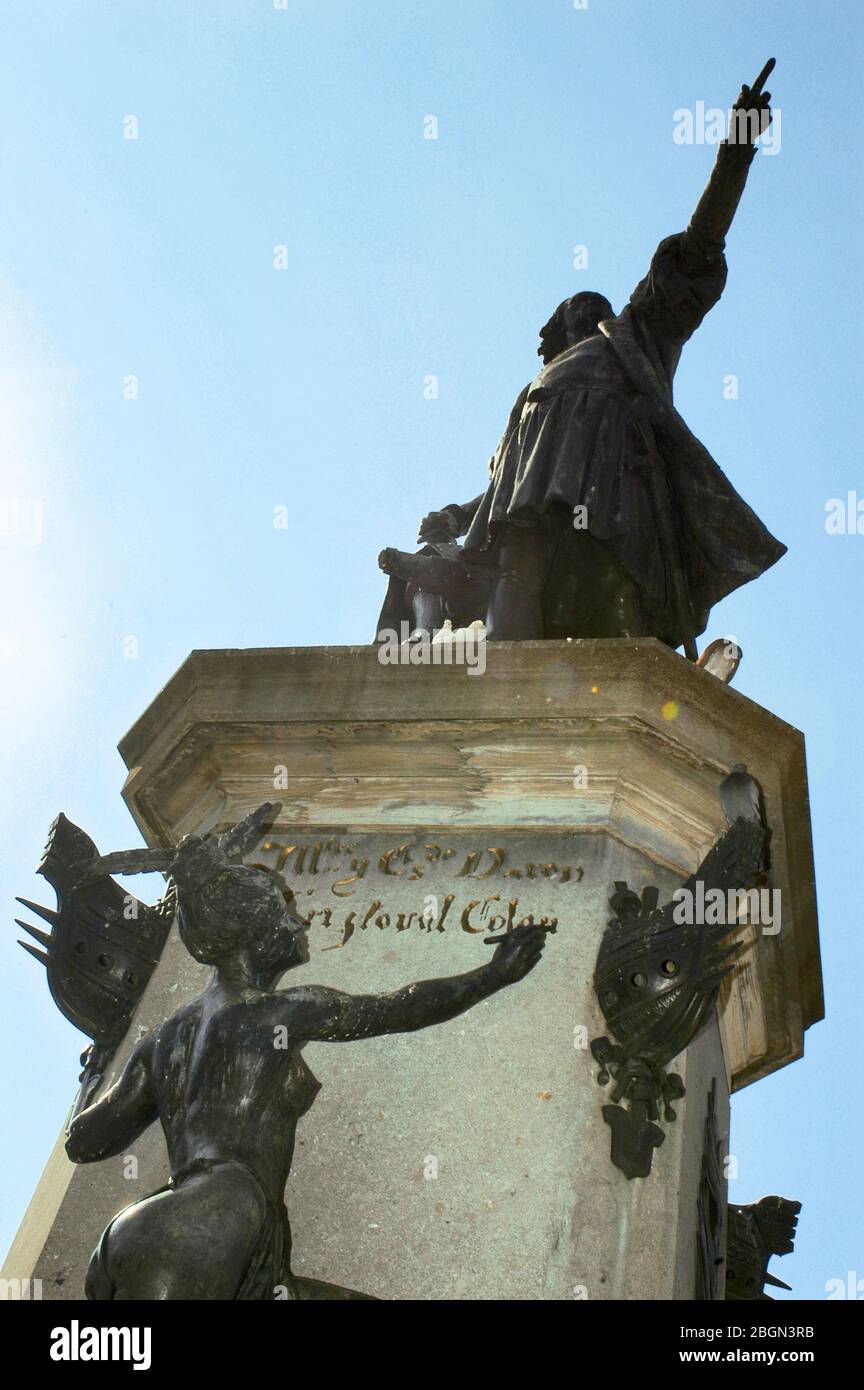 Kolumbusstatue vor Kathedrale von Santo Domingo, Dominikanische Republik, Karibik, Amerika Stockfoto