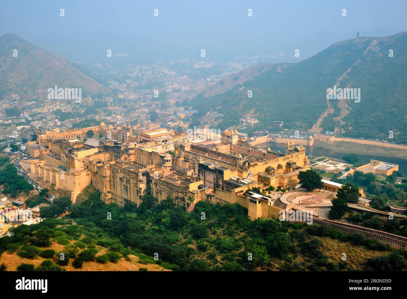 Blick auf Amer Amber Fort und Maota See, Rajasthan, Indien Stockfoto