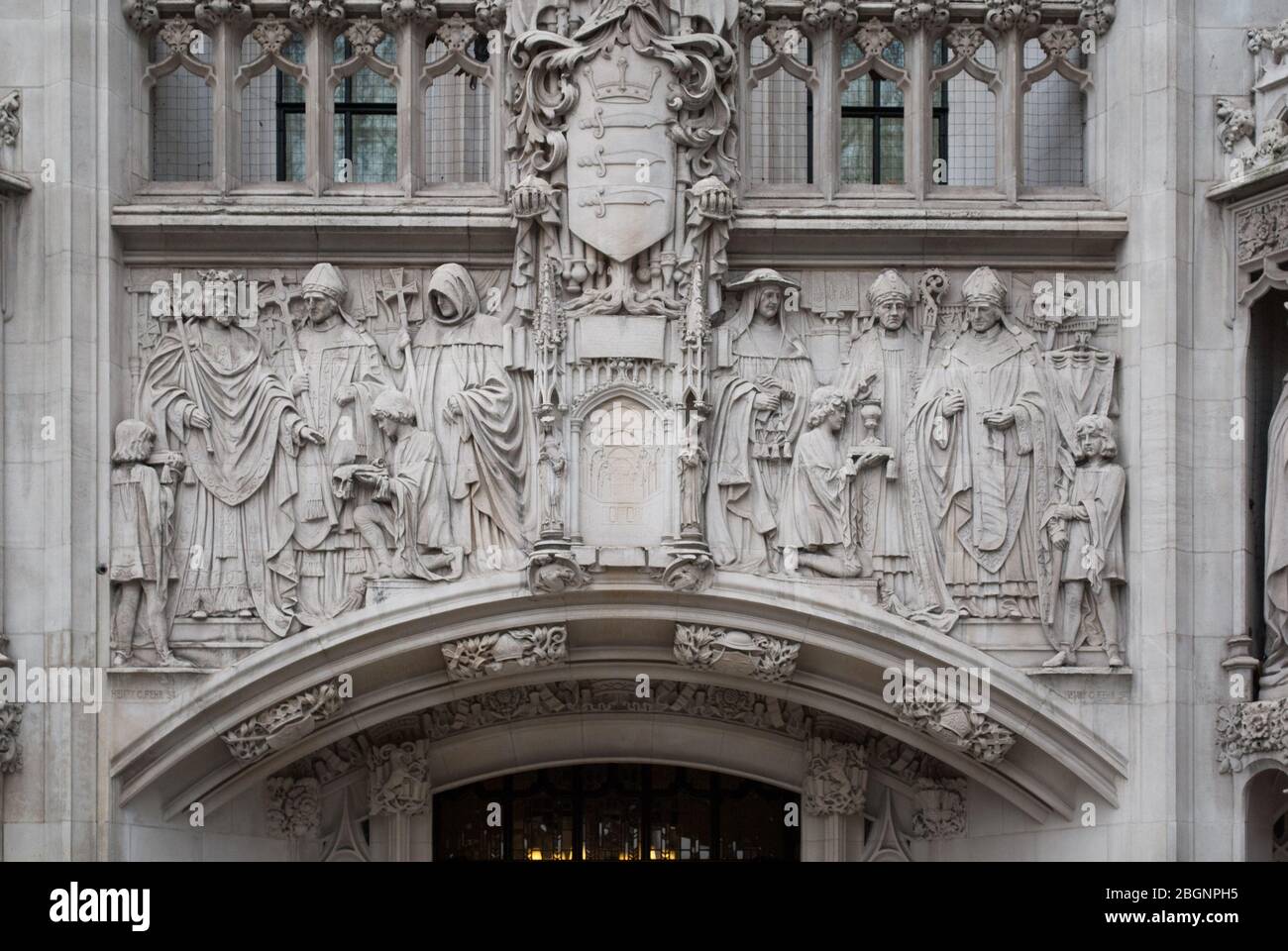 Stone Portland Stone Neo Gothic Architecture The Supreme Court, Little George St, Westminster, London SW1P 3BD von James Gibson Stockfoto