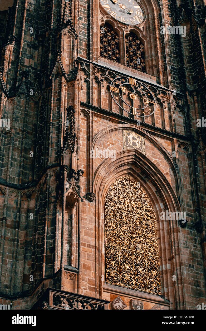 Wunderschöne Aussicht auf die gotische capel Kathedrale, Denkmal des deutschen römisch-katholischen Neogotik Architektur.der katholische St. Vitus, Wenzel und Adalber Stockfoto