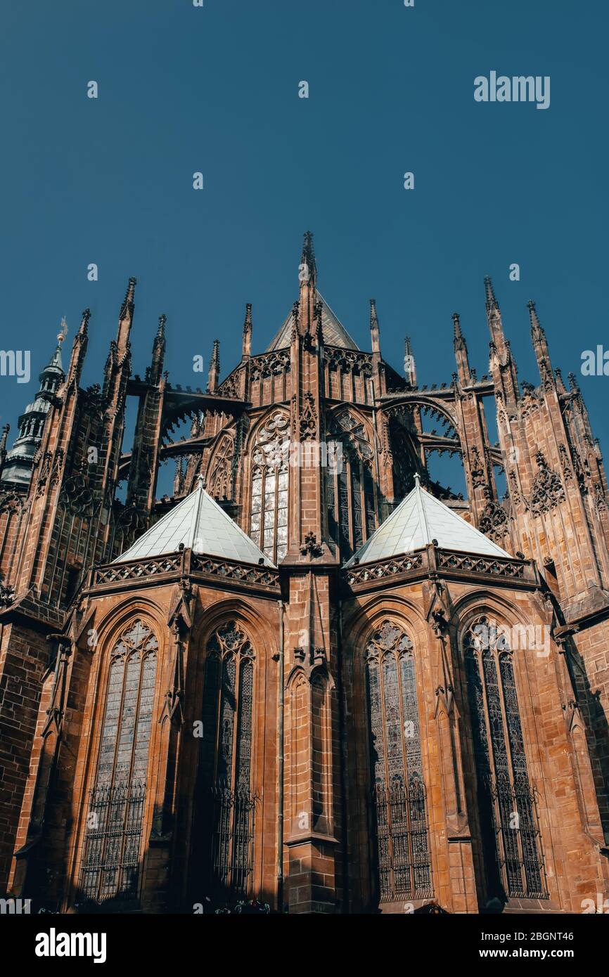Wunderschöne Aussicht auf die gotische capel Kathedrale, Denkmal des deutschen römisch-katholischen Neogotik Architektur.der katholische St. Vitus, Wenzel und Adalber Stockfoto