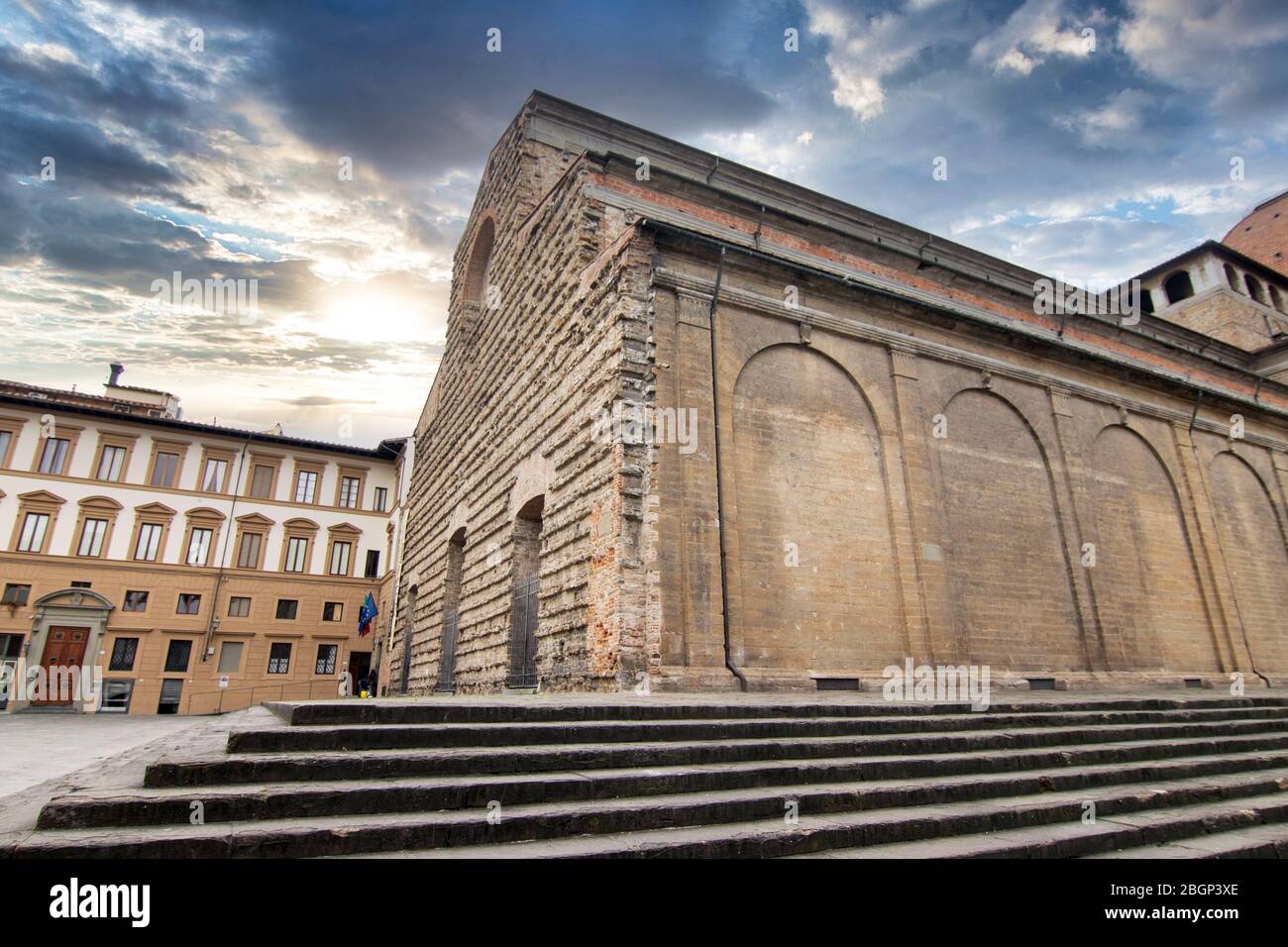 Basilica Di San Lorenzo Florence Stockfotos Und Bilder Kaufen Seite 2 Alamy