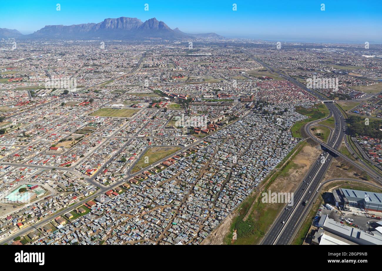 Luftbild von informellen Siedlungen und Wohnungen mit geringem Einkommen Stockfoto