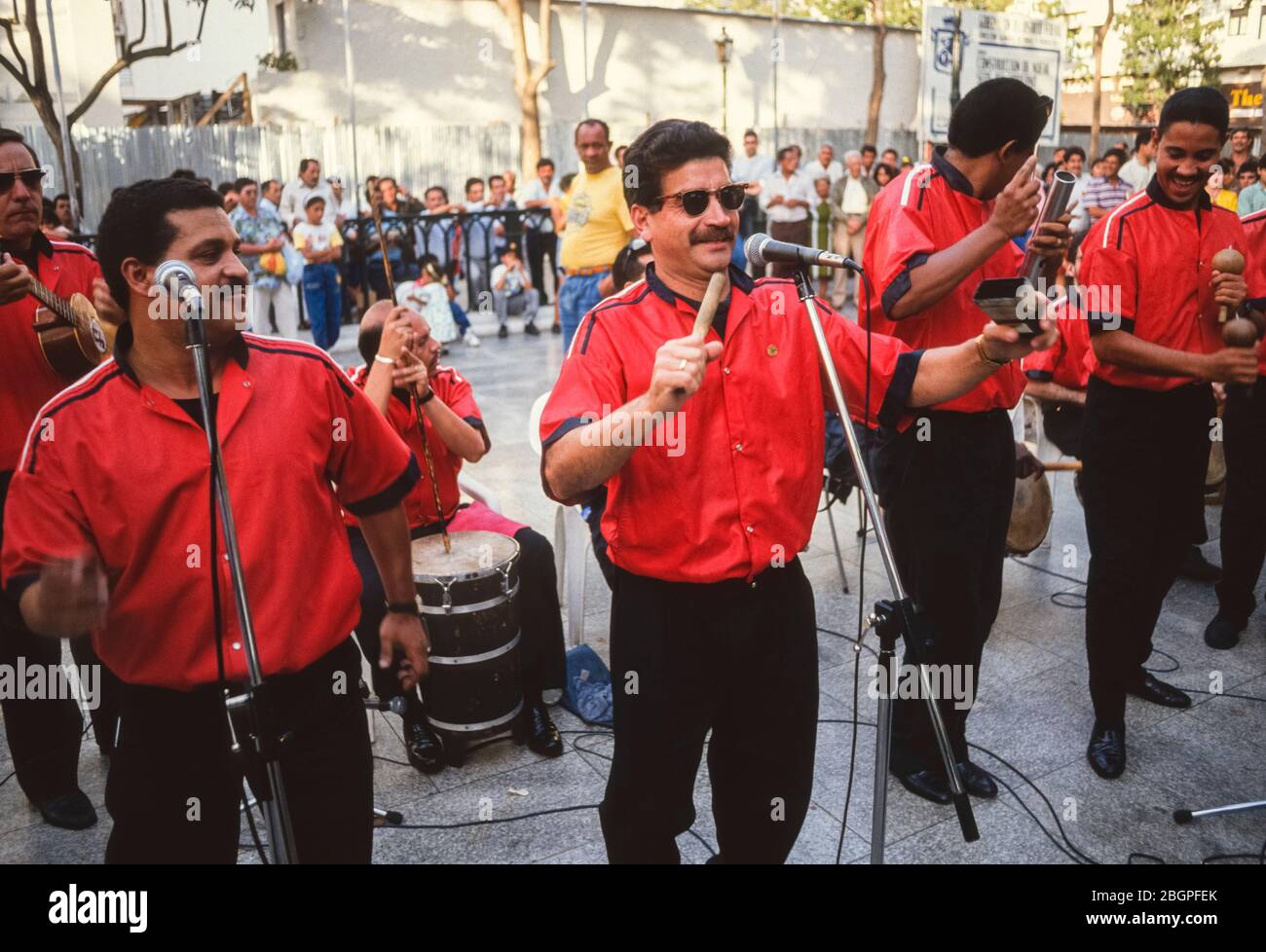 CARACAS, VENEZUELA - Band spielt Gaita zuliana Musik auf der Plaza Bolivar. Stockfoto