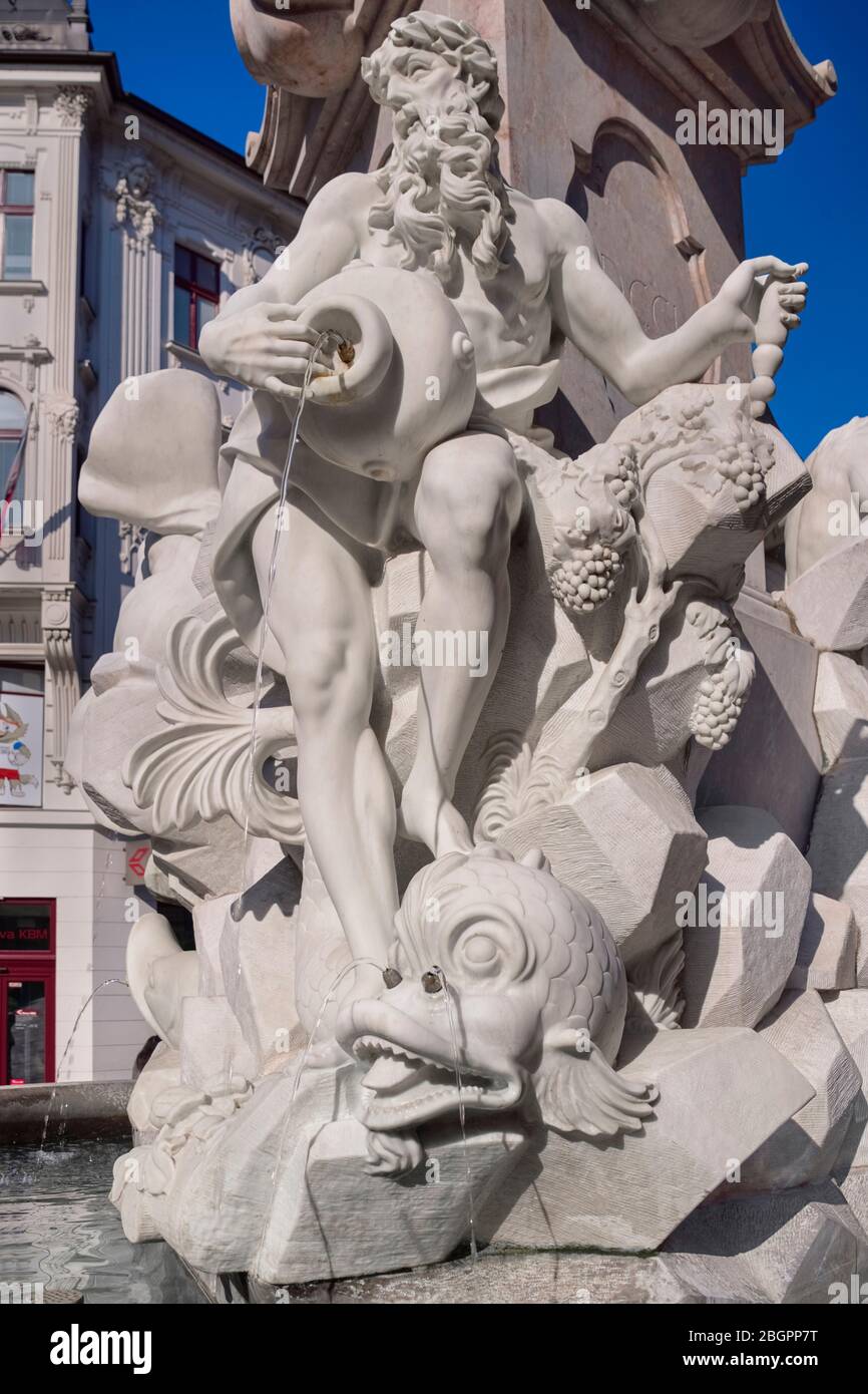 Slowenien, Ljubljana, Nahaufnahme der Figuren auf dem Robba-Brunnen. Stockfoto