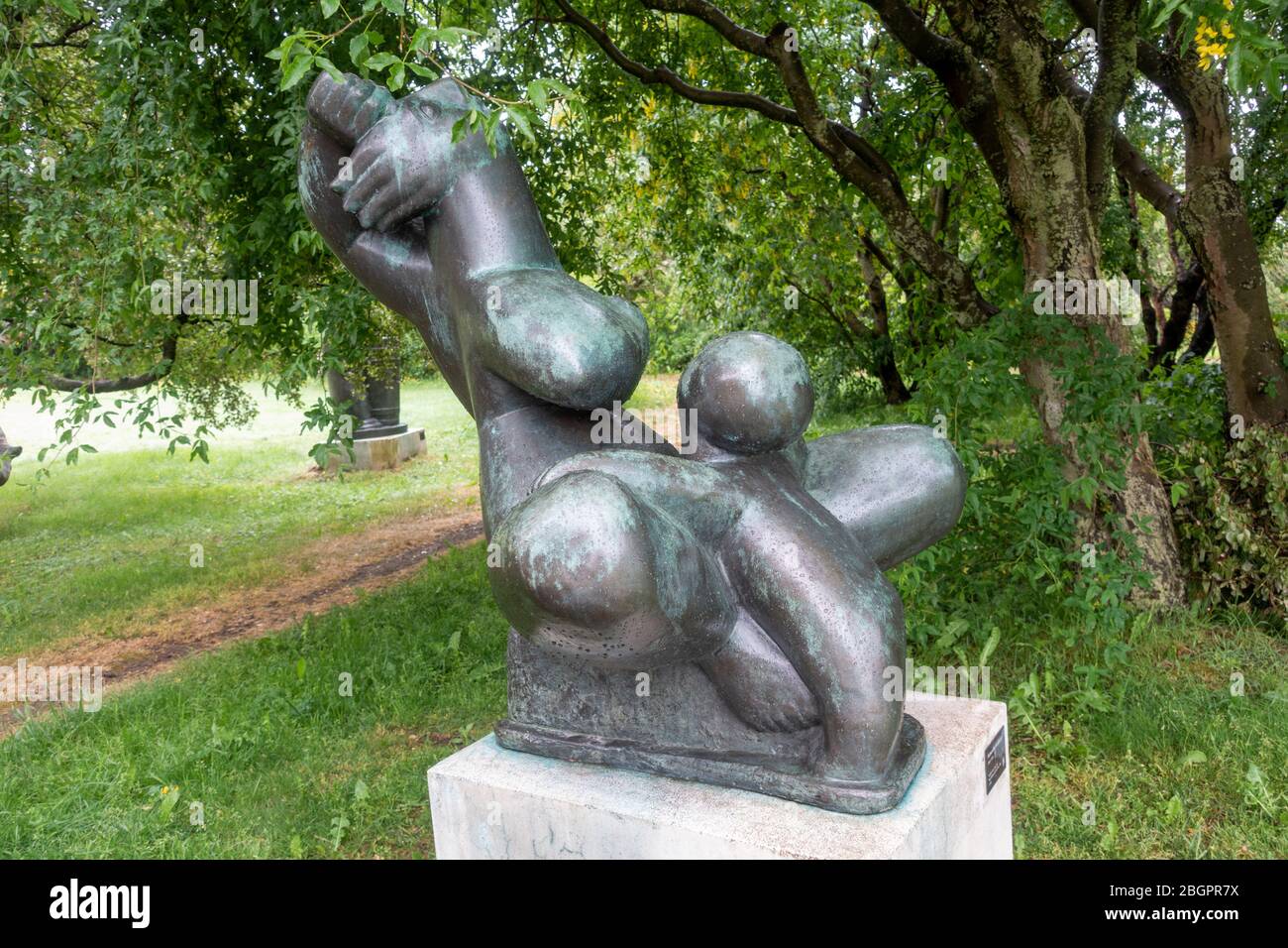 Móðir mín í kví, kví (Meine Mutter im Stift, Stift, 1943) von Ásmundur Sveinsson im Asmundur Sveinsson Skulpturengarten, Reykjavik, Island. Stockfoto