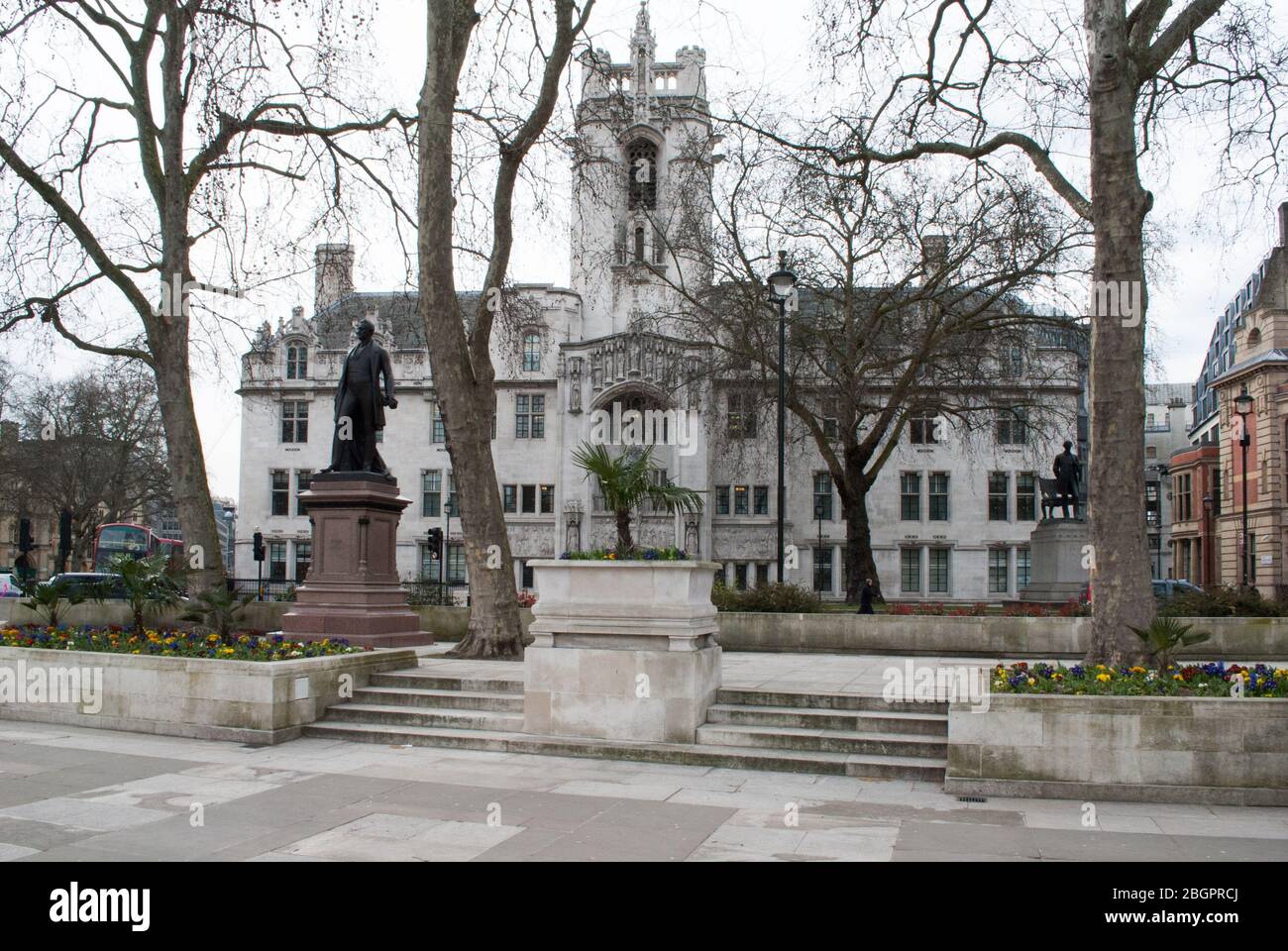 Sir Robert Peel, Statue auf dem Parliament Square, London SW1 von Matthew Noble Stockfoto
