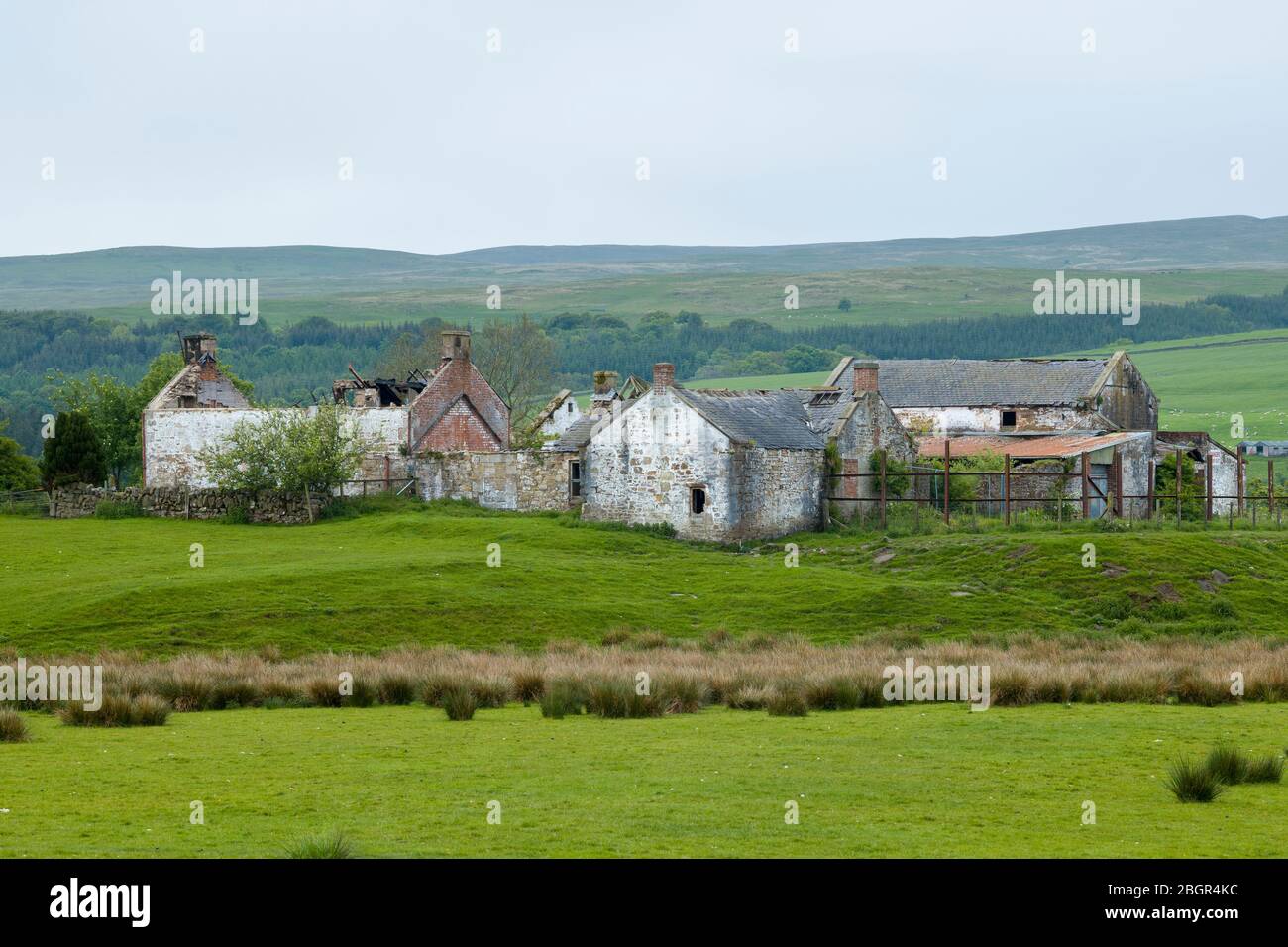 Alte verlassene Scheunen, Teil alter verlassene Bauernhäuser in Sanquhar in Dumphries und Galloway, Schottland Stockfoto