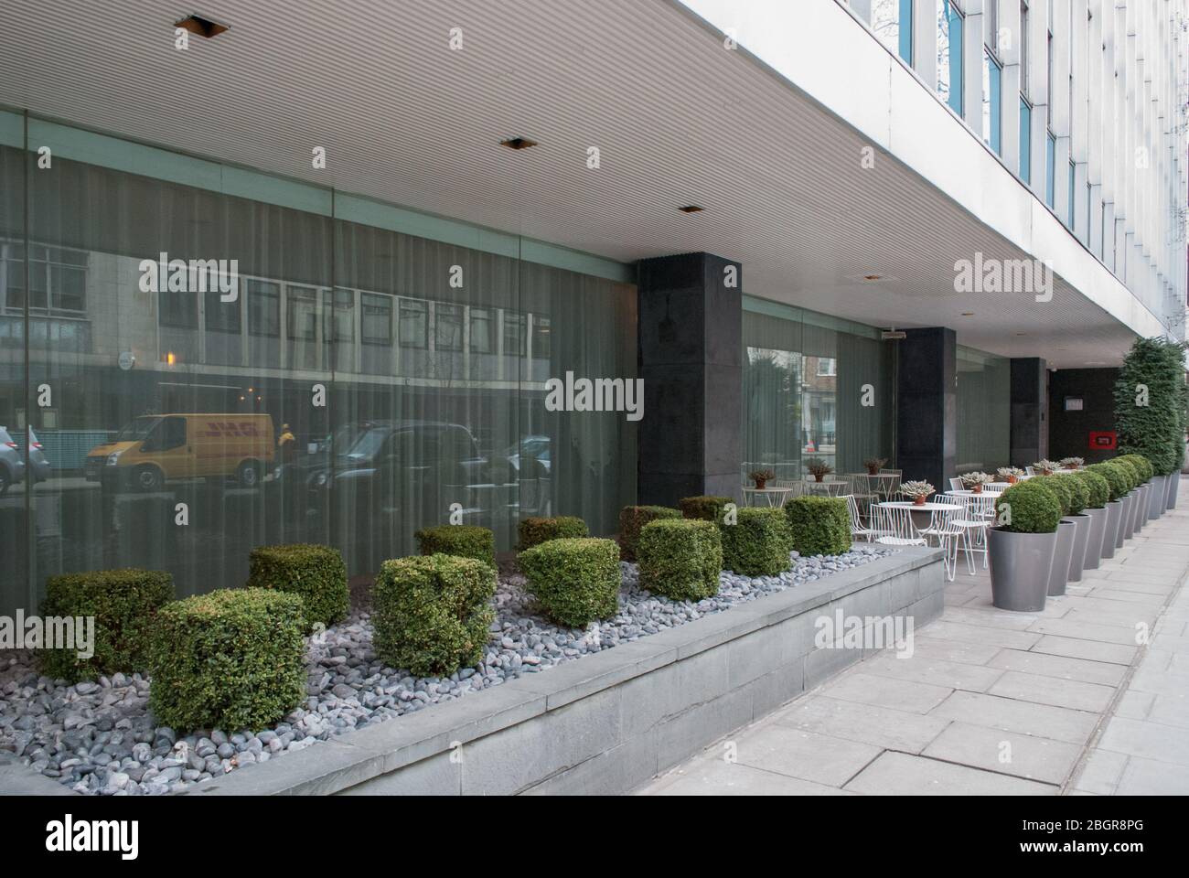 Modernistische Architektur Glas 1950er Architektur Sanderson Hotel, 54 Berners Street, Westminster, London von Jeff Holroyd von Slater Uren Architects Stockfoto