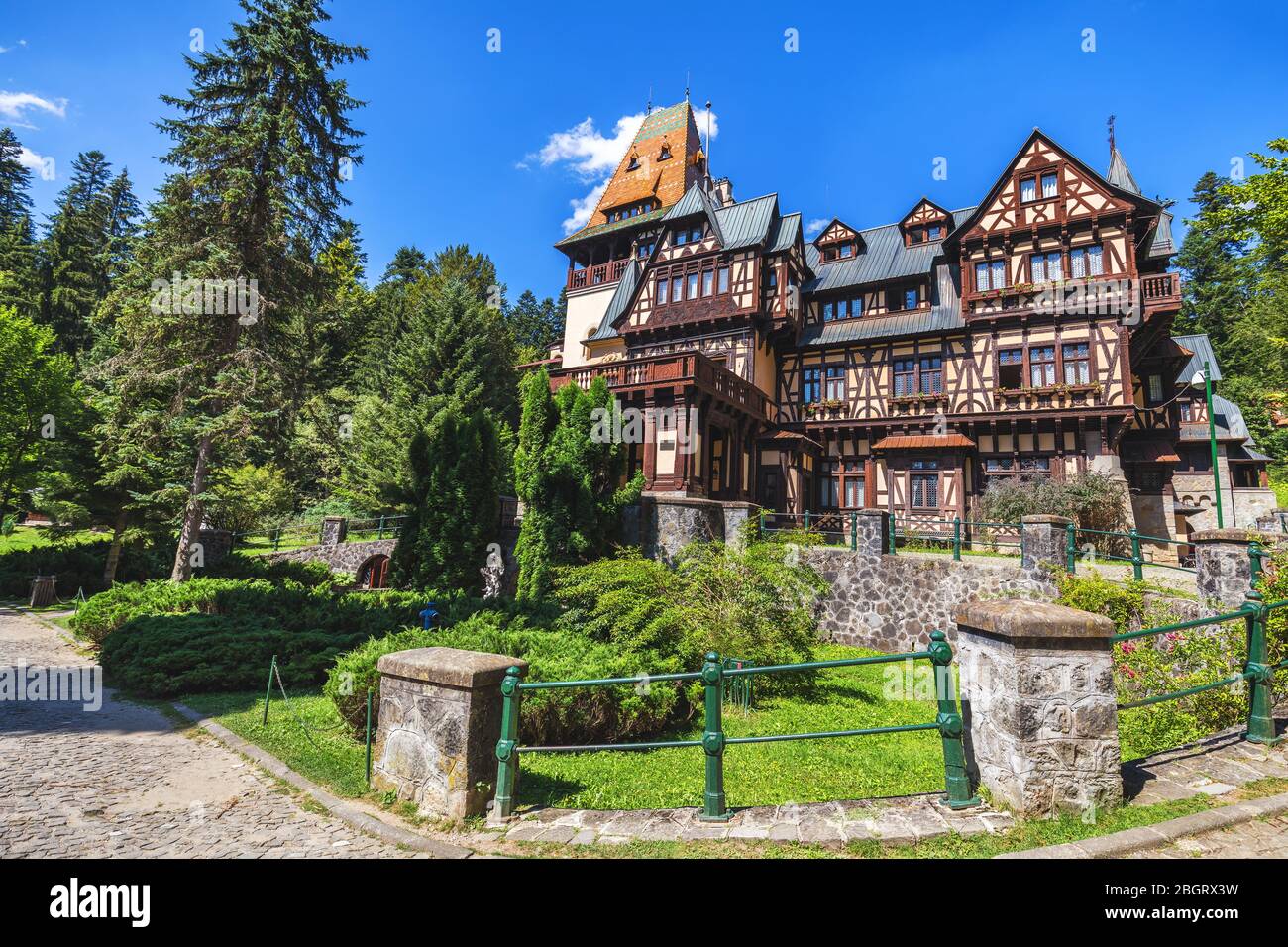 Schloss Pelisor, Sinaia, Rumänien. Blick auf berühmte Pelisor Schloss neben dem Schloss Peles in der Nähe der rumänischen Stadt Sibiu entfernt. Stockfoto