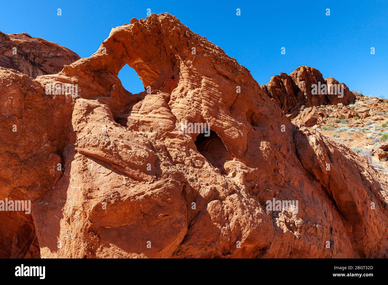 NV00213-00...Nevada -kleiner Bogen im Valley Fire State Park. Stockfoto