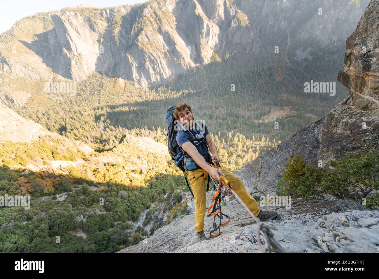 Das gesicht von el capitan bei sonnenaufgang yosemite national park