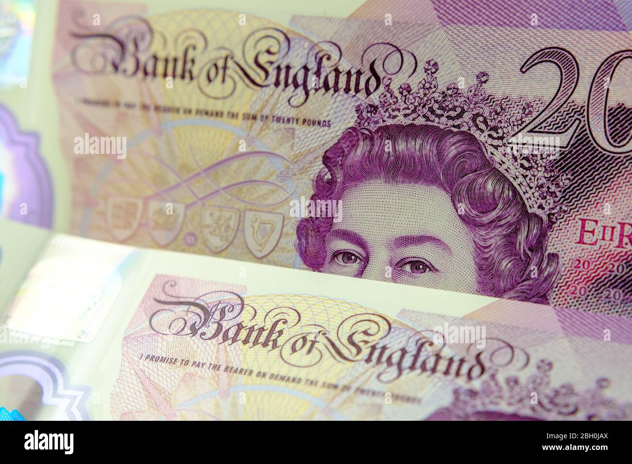 Nahaufnahme des neuen 20 Pfund Polymer-Note, die im Februar 2020 veröffentlicht wurde. Selektiver Fokus auf die Worte Bank of England und Gesicht der Königin.Konzept Stockfoto