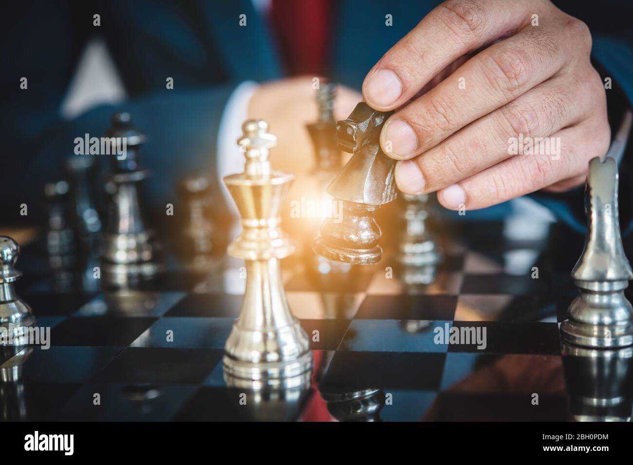 Schachbrett-Spiel Konzept für Ideen und Wettbewerb und Strategie, Business-Erfolg-Konzept. Stockfoto