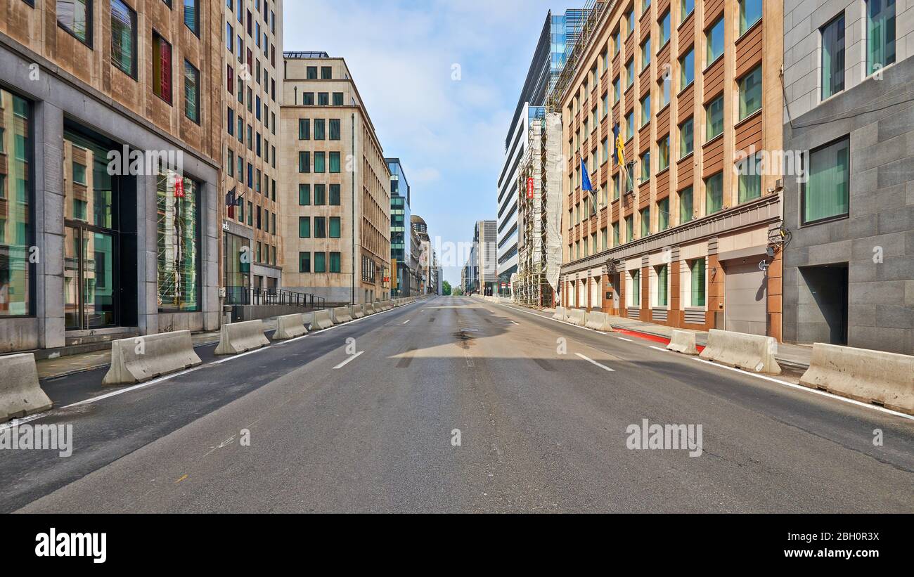 Brüssel, Belgien - 19. April 2020: Belliard Straße ohne Menschen während der Haftzeit. Stockfoto