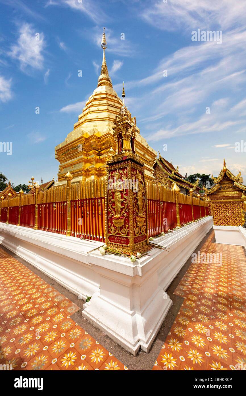 Buddhistischer Tempel und Pagode, bekannt als Wat Phra That Doi Suthep, in Chiang Mai, Thailand. Stockfoto