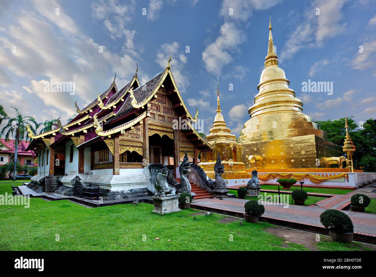 Buddhistische Tempel Wat Phra Singh in Chiang Mai, Thailand bekannt. Stockfoto