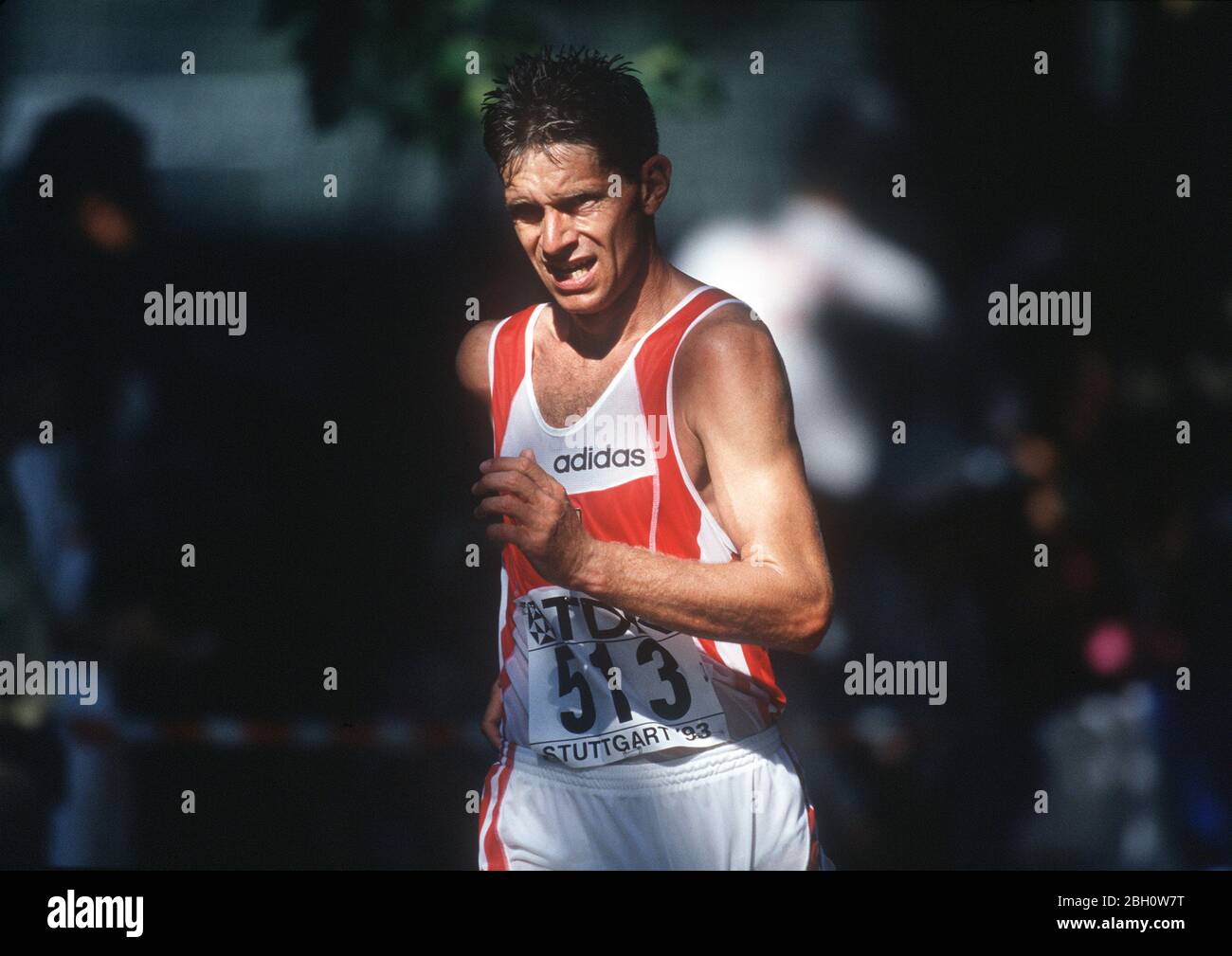 Der ehemalige Walker Hartwig GAUDER starb im Alter von 65 Jahren. Archivfoto: Leichtathletik: Hartwig GAUDER, Deutschland, Olympiasieger 1980, hier bei den Leichtathletik-Weltmeisterschaften 1993 in Stuttgart, 50 km zu Fuß, beendete seine Karriere, Aktion, Nutzung weltweit Stockfoto