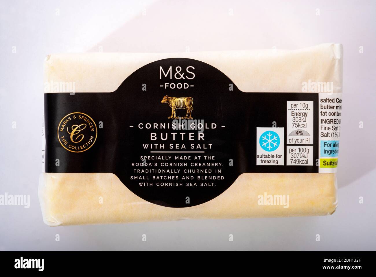 M&S Food Cornish Goldbutter mit Meersalz Stockfoto