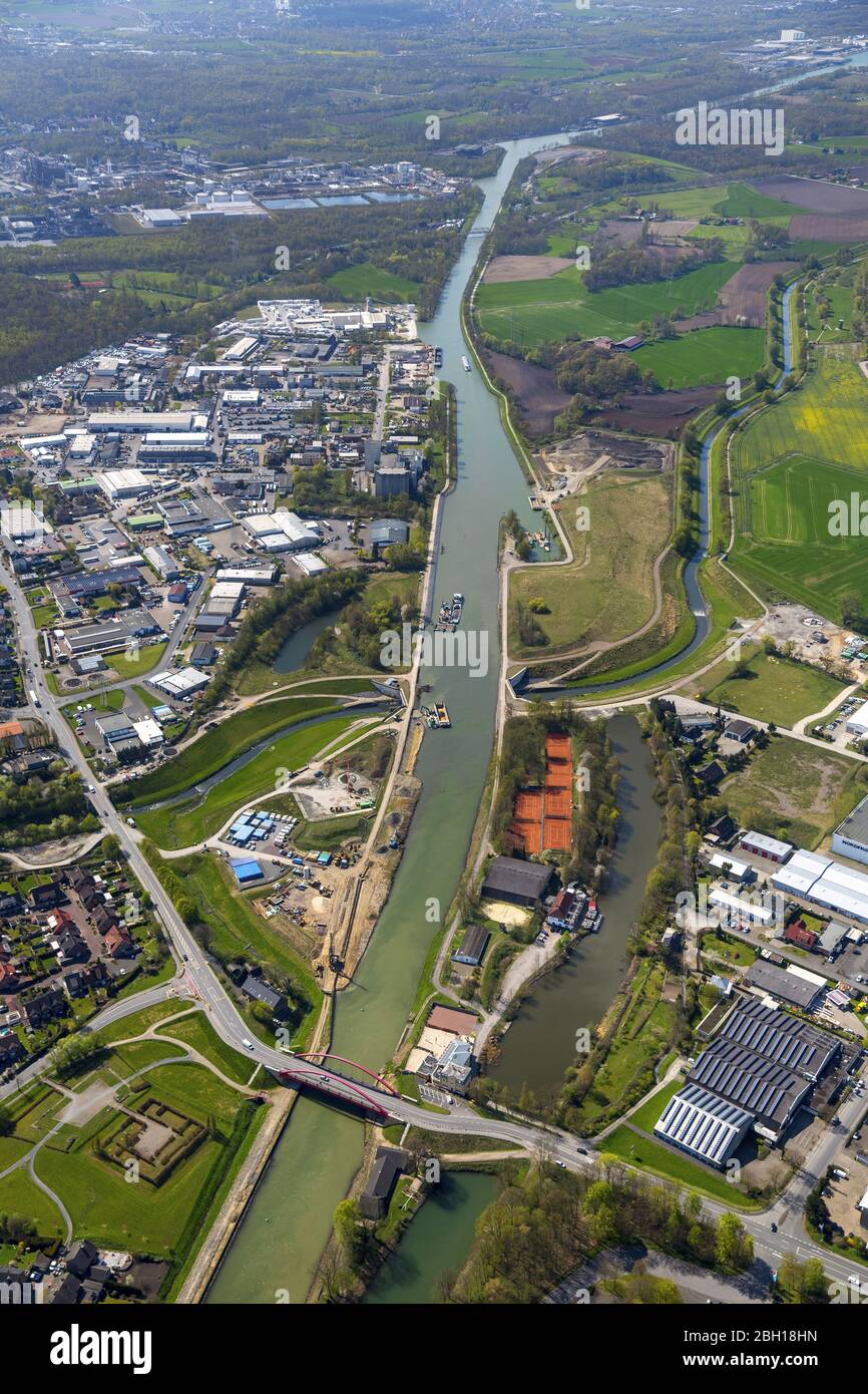Kanalfluss und Flussufer der Wasserschifffahrt Rhein-Herne-Kanal in Castrop-Rauxel, 18.04.2016, Luftaufnahme, Deutschland, Nordrhein-Westfalen, Ruhrgebiet, Castrop-Rauxel Stockfoto