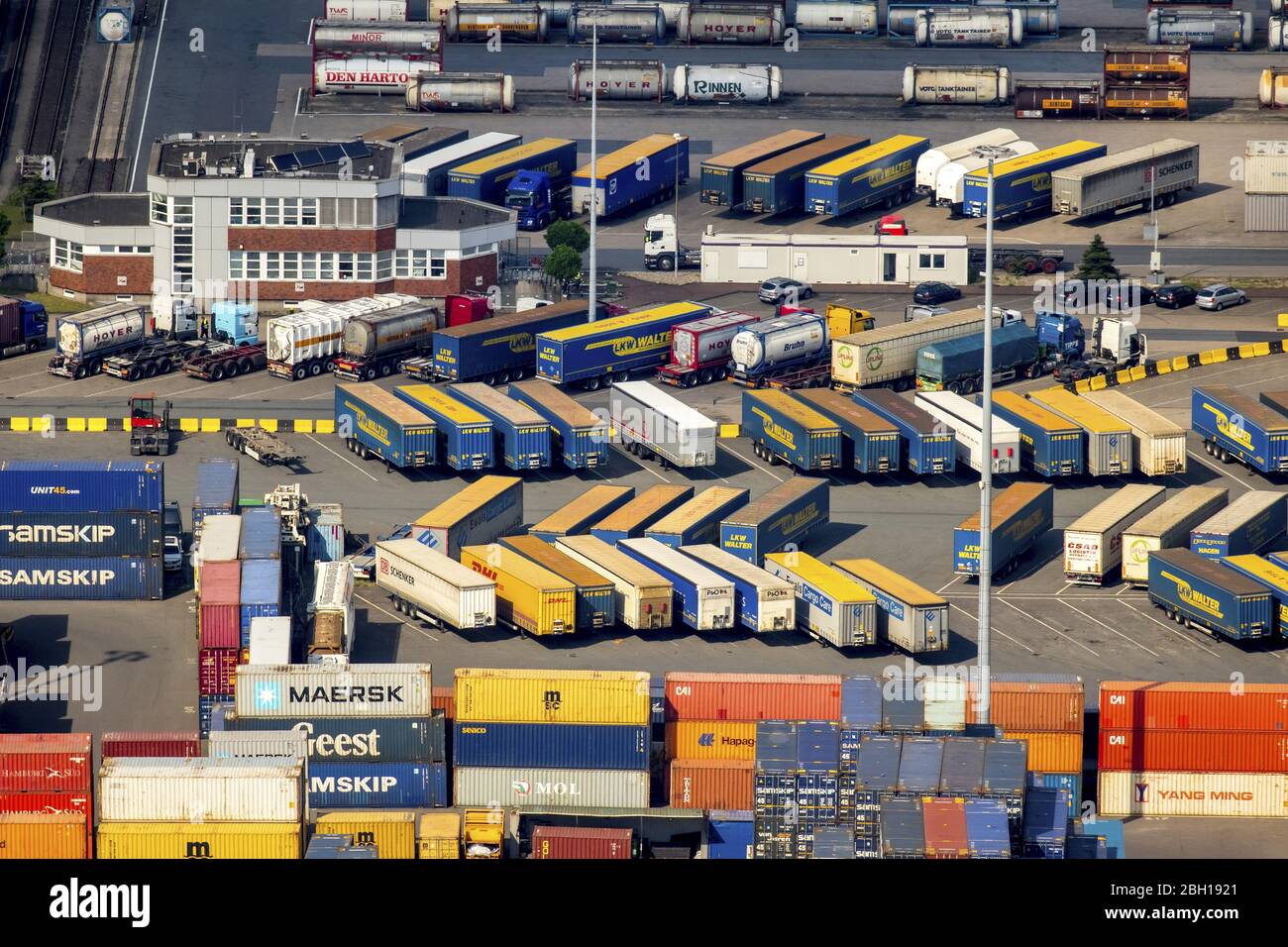 Container Terminal im Hafen Duisport in Duisburg, 09.06.2016, Luftaufnahme, Deutschland, Nordrhein-Westfalen, Ruhrgebiet, Duisburg Stockfoto