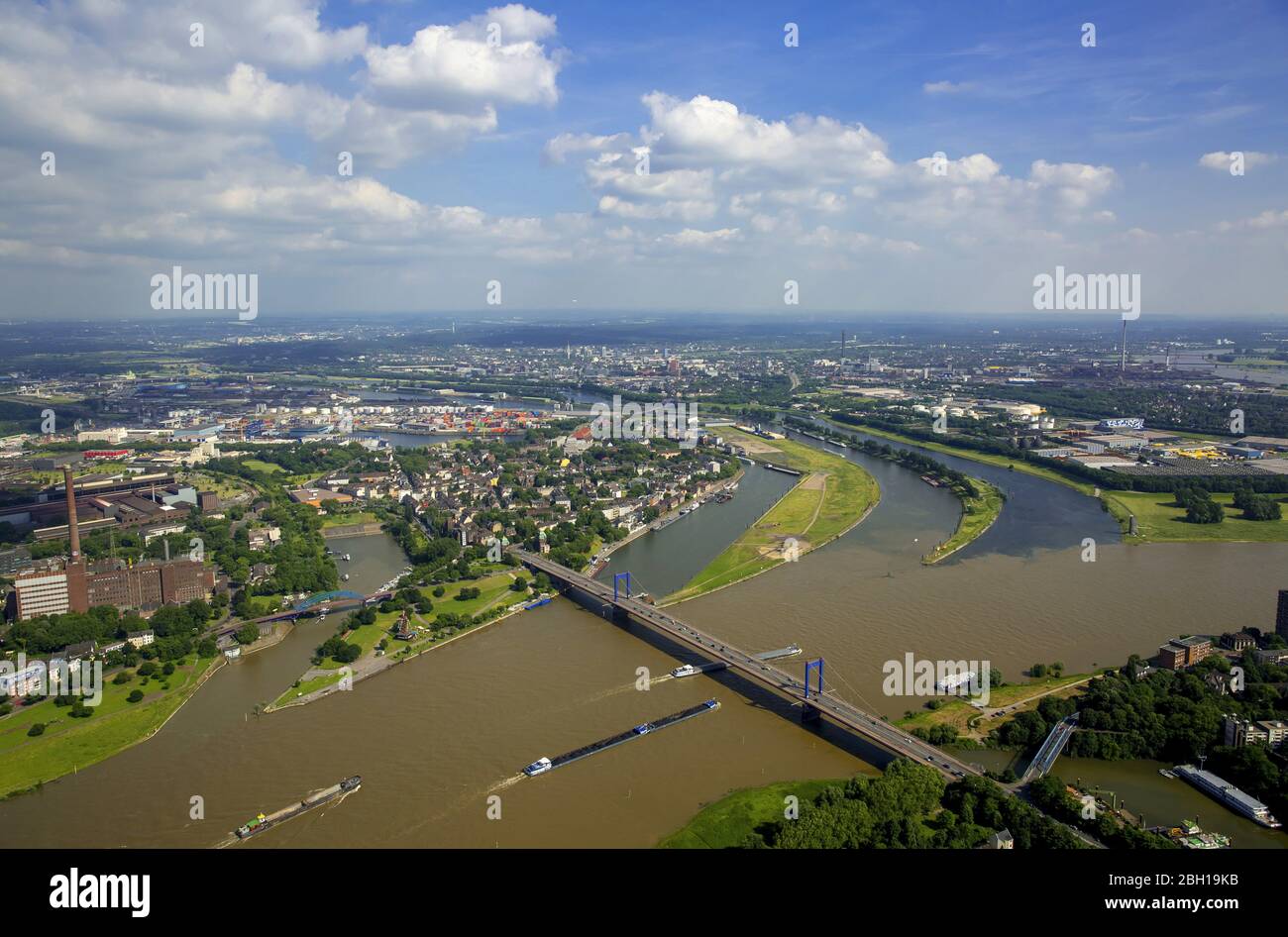 Mündung der Ruhr in den Rhein, Rheinbrücke L410 in Duisburg-Ruhrort, 09.06.2016, Luftaufnahme, Deutschland, Nordrhein-Westfalen, Ruhrgebiet, Duisburg Stockfoto