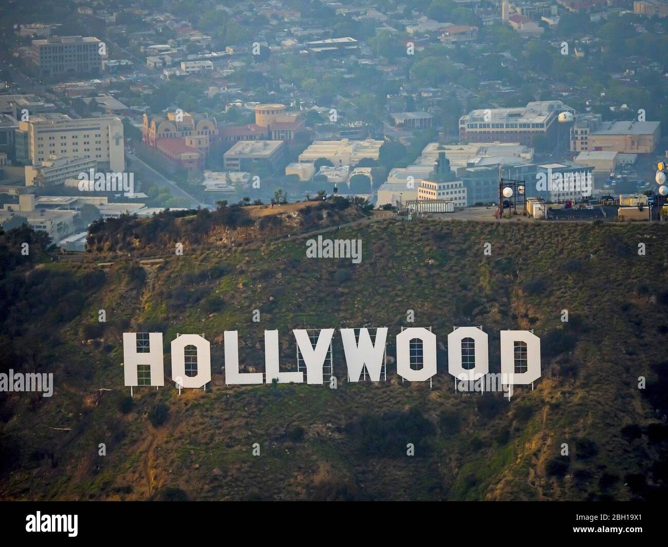 , Wahrzeichen und Kulturikone Hollywood Schild auf Mount Lee in Los Angeles, 20.03.2016, Luftaufnahme, USA, Kalifornien, Los Angeles Stockfoto