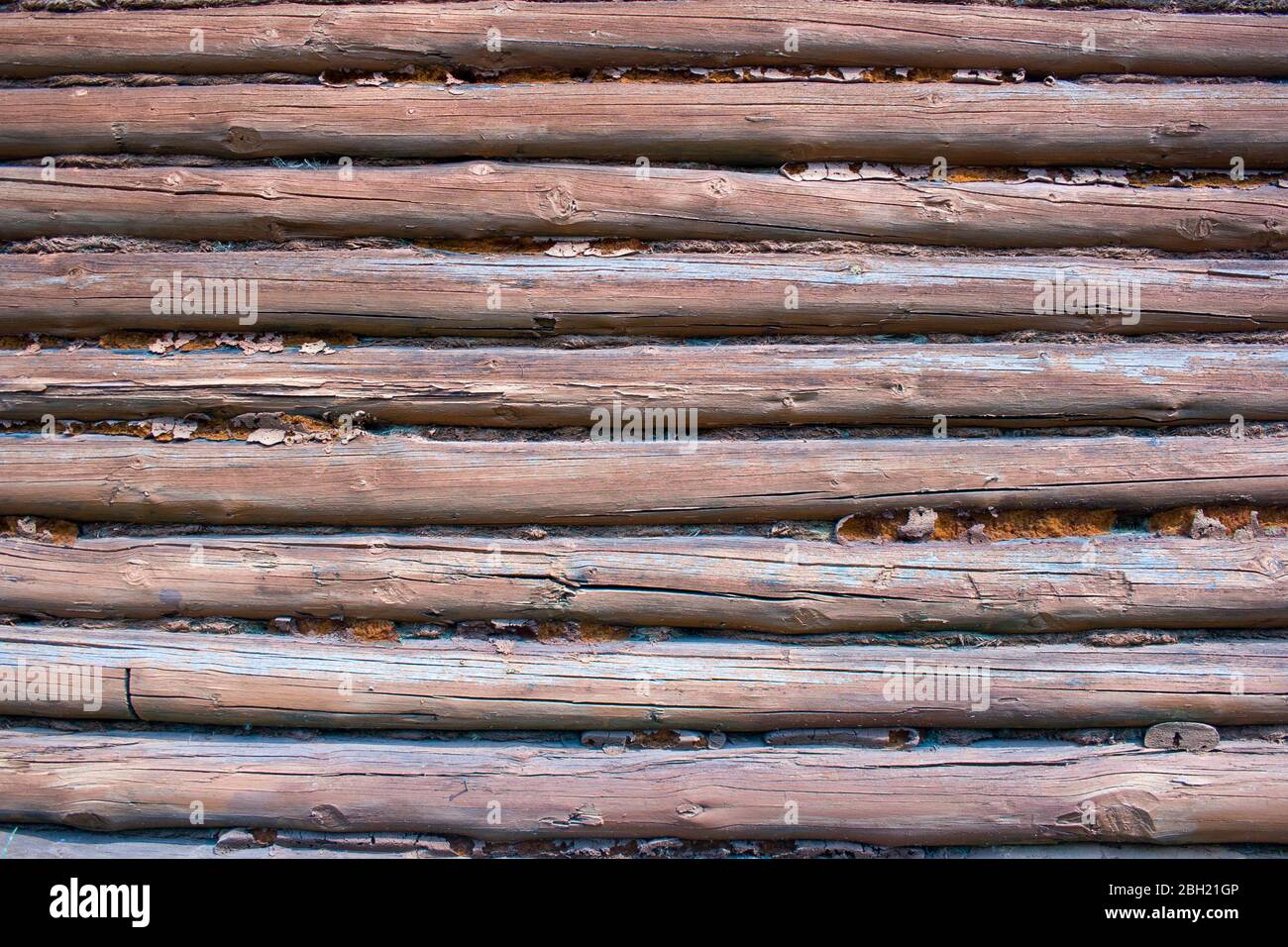 Die hölzerne Wand aus den Balken als Hintergrund xlose oben Stockfoto