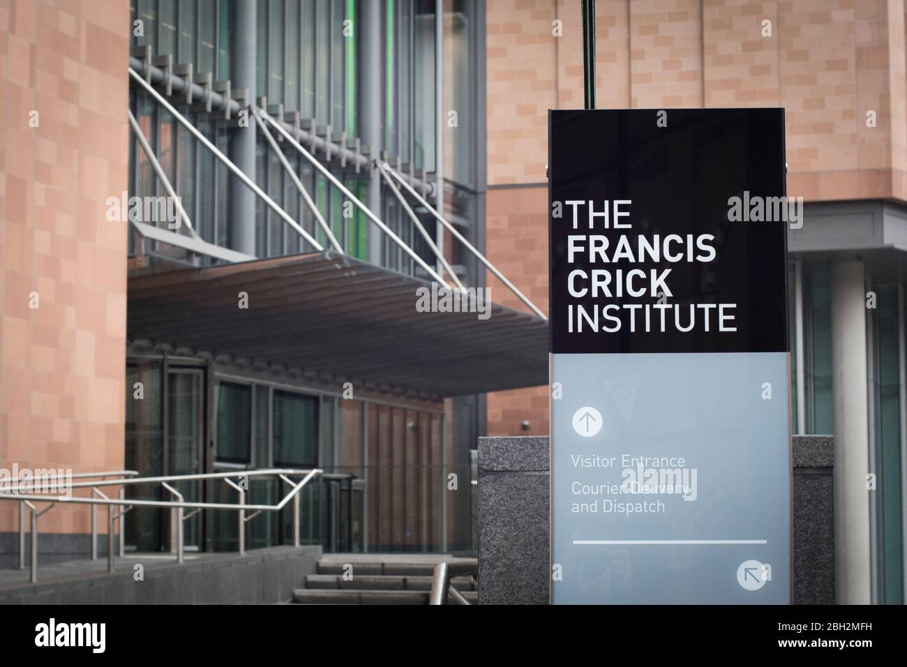 LONDON- Außenansicht des Francis Crick Institute, einem biomedizinischen Forschungsinstitut im Zentrum Londons Stockfoto