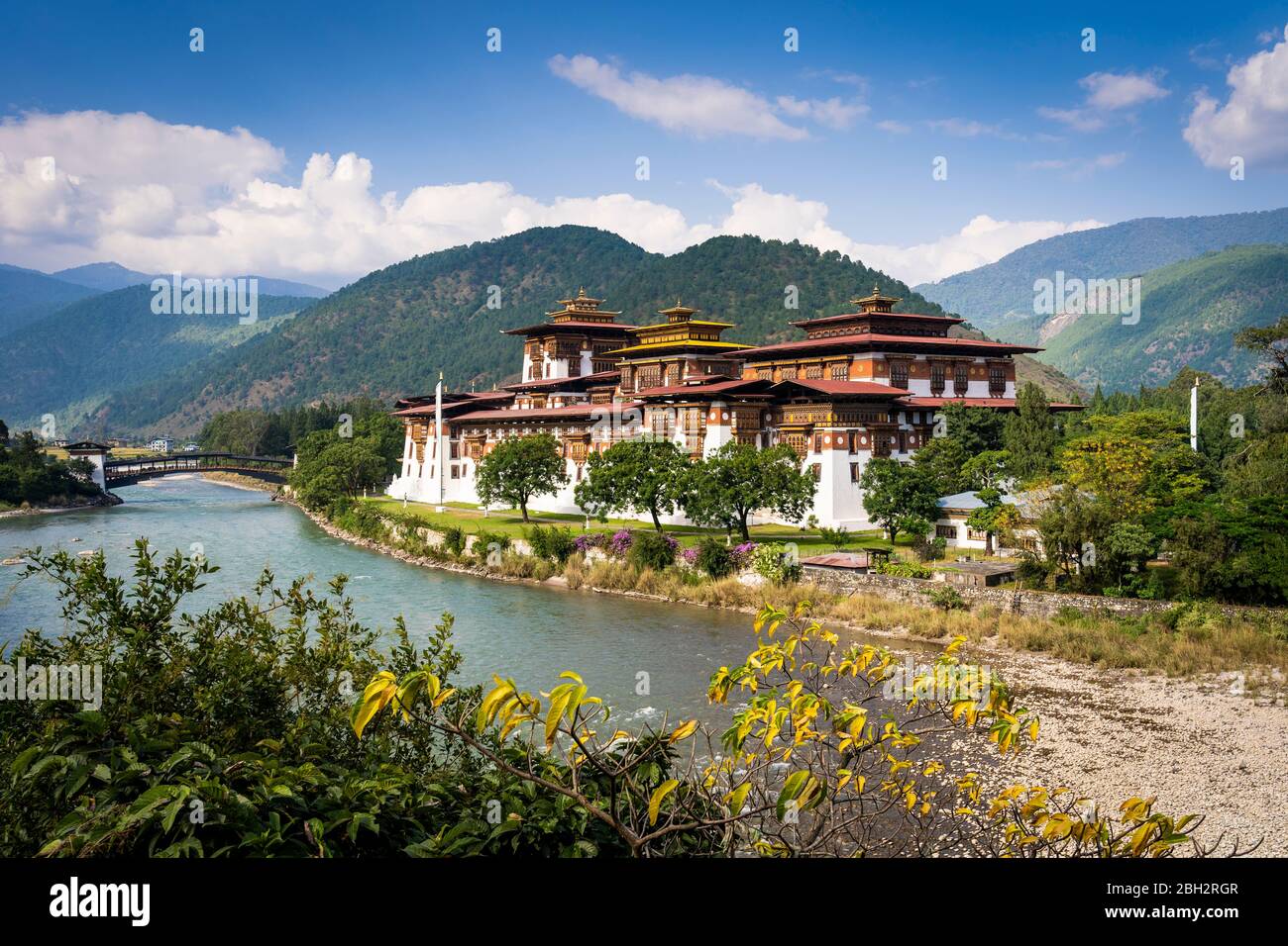 Die Punakha Dzong, auch bekannt als Pungtang Dewa Chhenbi Phodrang. Punakha, Bhutan, Himalaya-Land, Himalaya, Asien, Asien. Stockfoto