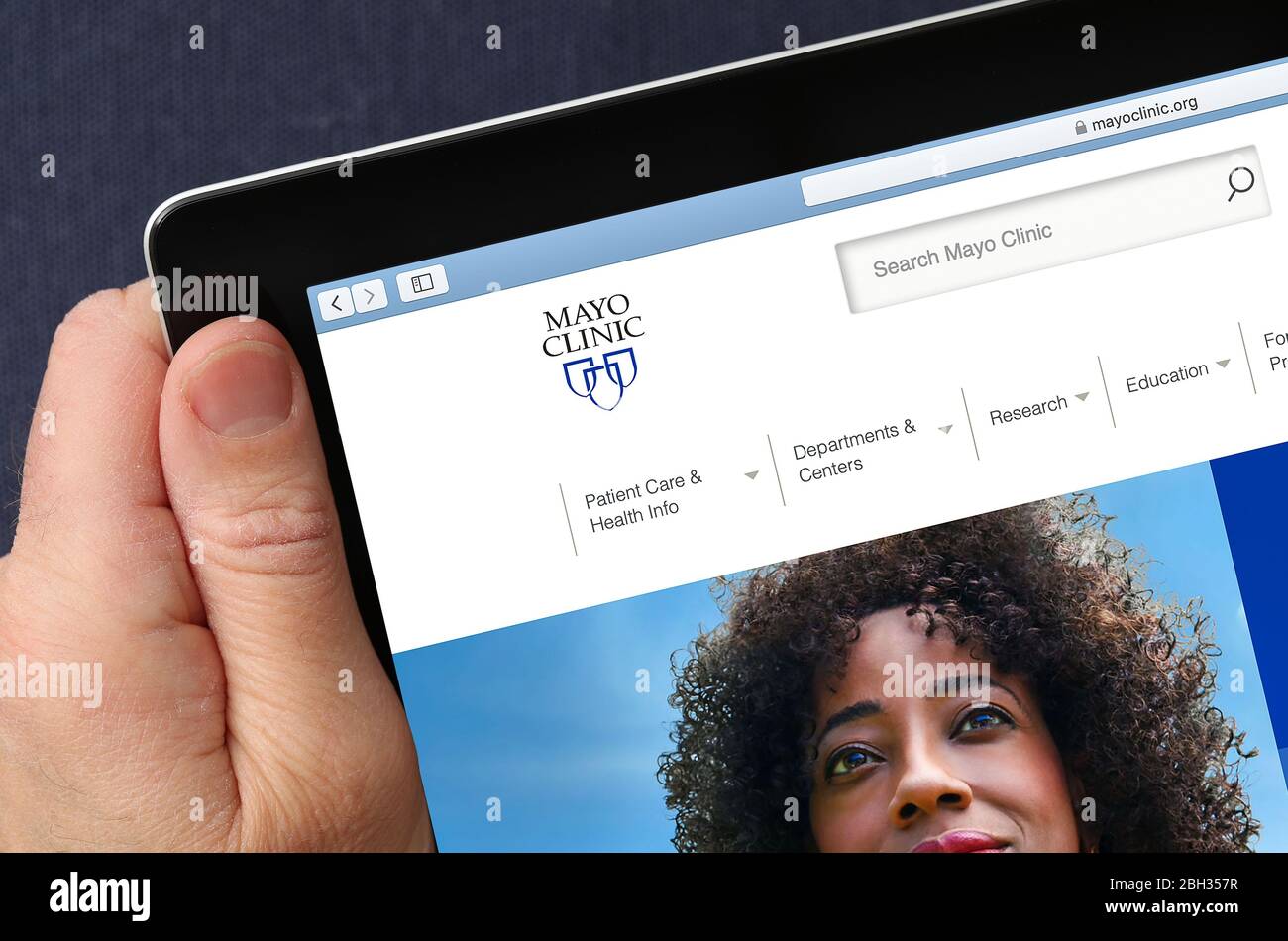 Mayo Clinic-Website auf einem iPad (nur für redaktionelle Zwecke) Stockfoto