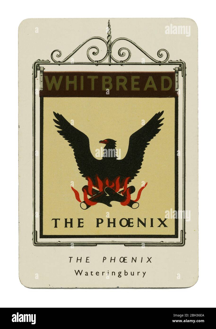 Ein 1949 Miniatur-Metallandenkmal für Pub-Zeichen für Whitbread's Brewery. Dieses Schild (Nummer 31 in Serie 1) zeigte den Phoenix, Red Hill, Wateringbury, Kent und wurde von Vena Chalker entworfen. Die Abbildung zeigt den mythologischen schwarzen phönix-Vogel über brennenden Holzstämmen. Stockfoto