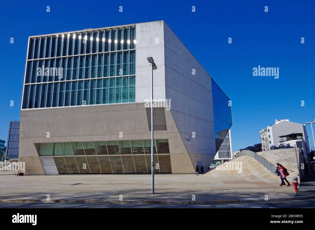 Casa da Musica, Konzertsaal in Porto, Portugal. Entworfen von Rem Koolhas und dem Office for Metropolitan Architecture Stockfoto