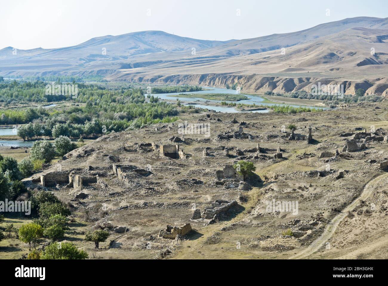 Uplistsikhe historisch-architektonisches Museumsreservat, mit Blick auf den Fluss Mtkvari. Georgien Stockfoto