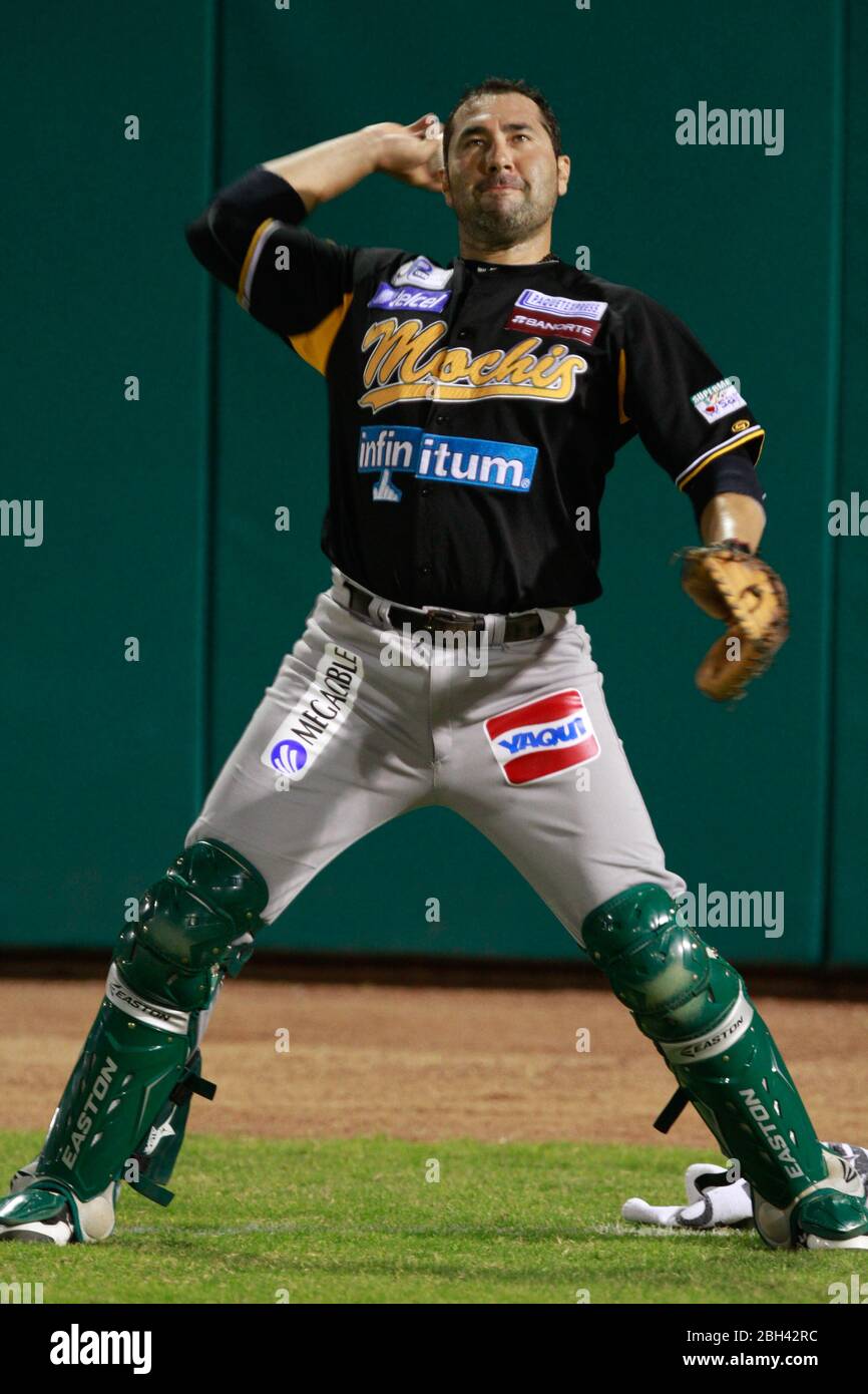 Saul Soto catcher de Mochis, durante el juego de beisbol de Naranjeros vs Cañeros durante la primera Serie de la Liga Mexicana del Pacifico. 15 Okt Stockfoto