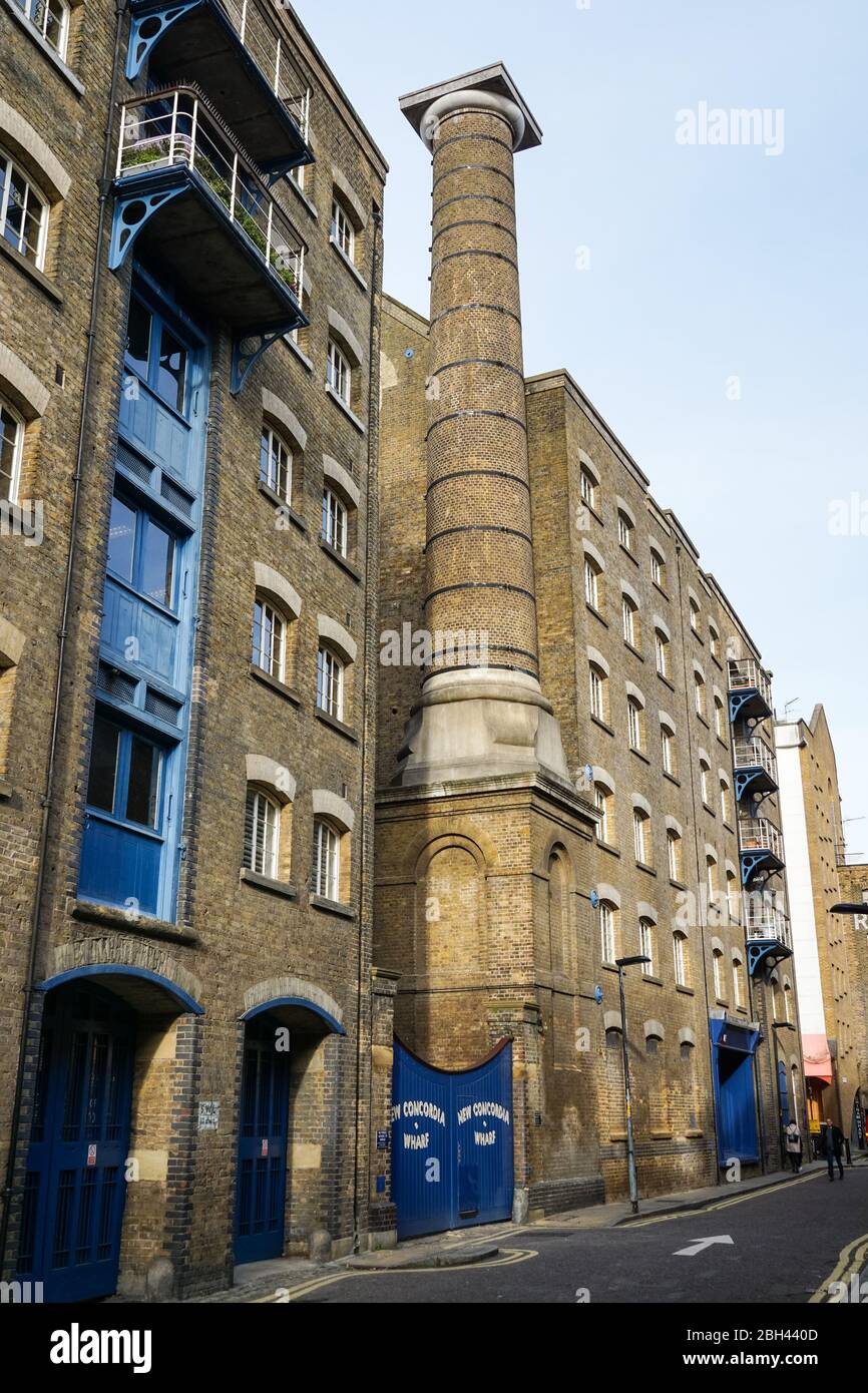 Umgebaute viktorianische Lagerhäuser in der Mill Street in Bermondsey, London, England Großbritannien Stockfoto