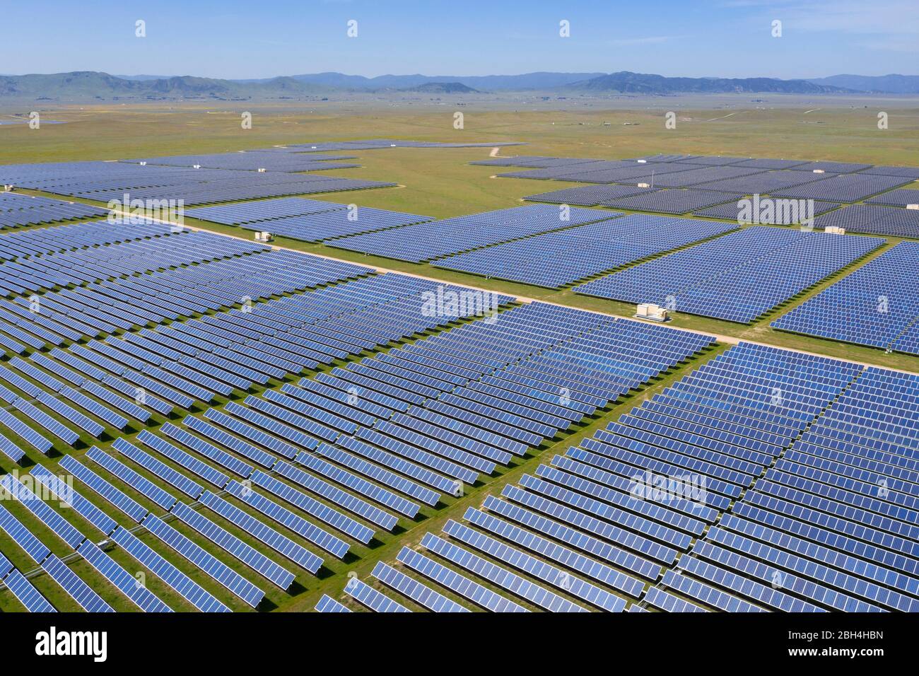 Luftaufnahme über der California Valley Solar Ranch auf der Carrizo Plain in San Luis Obispo County eine große PV-Anlage Stockfoto